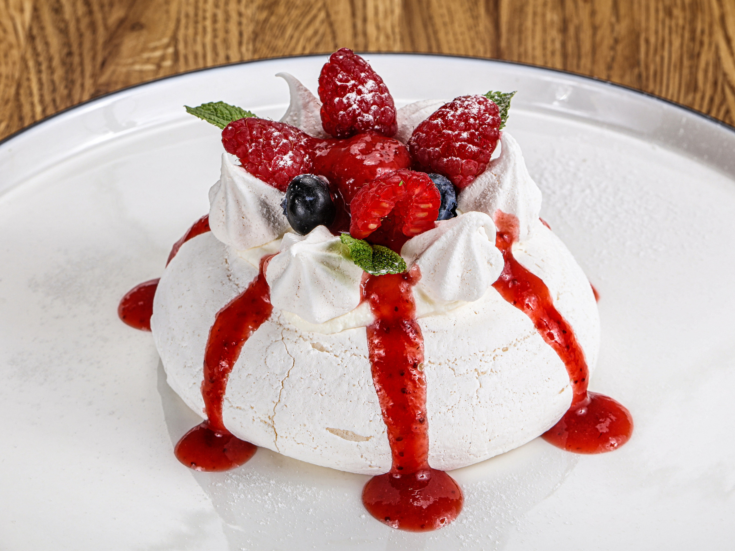 Фотосъемка десертов и выпечки. Заказ по тел.: +7 (906) 006-90-22. Фуд-фотограф Андрей Старостин — съемка еды в Москве. 9000 руб. в час