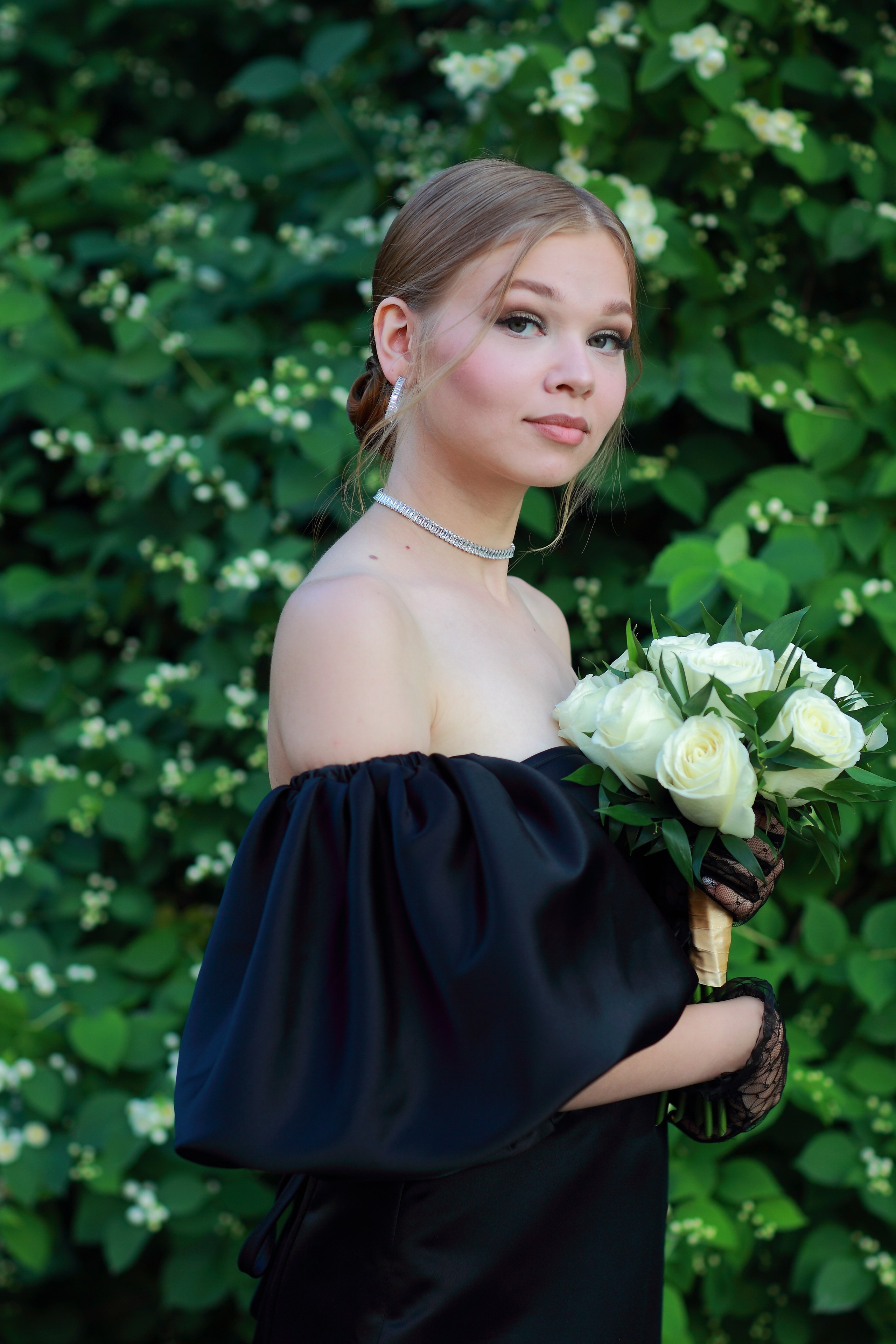 Видеограф на выпускной в школу. Фотограф в школу. Выпускной альбом 11 класс.   Выпускница 11 класс