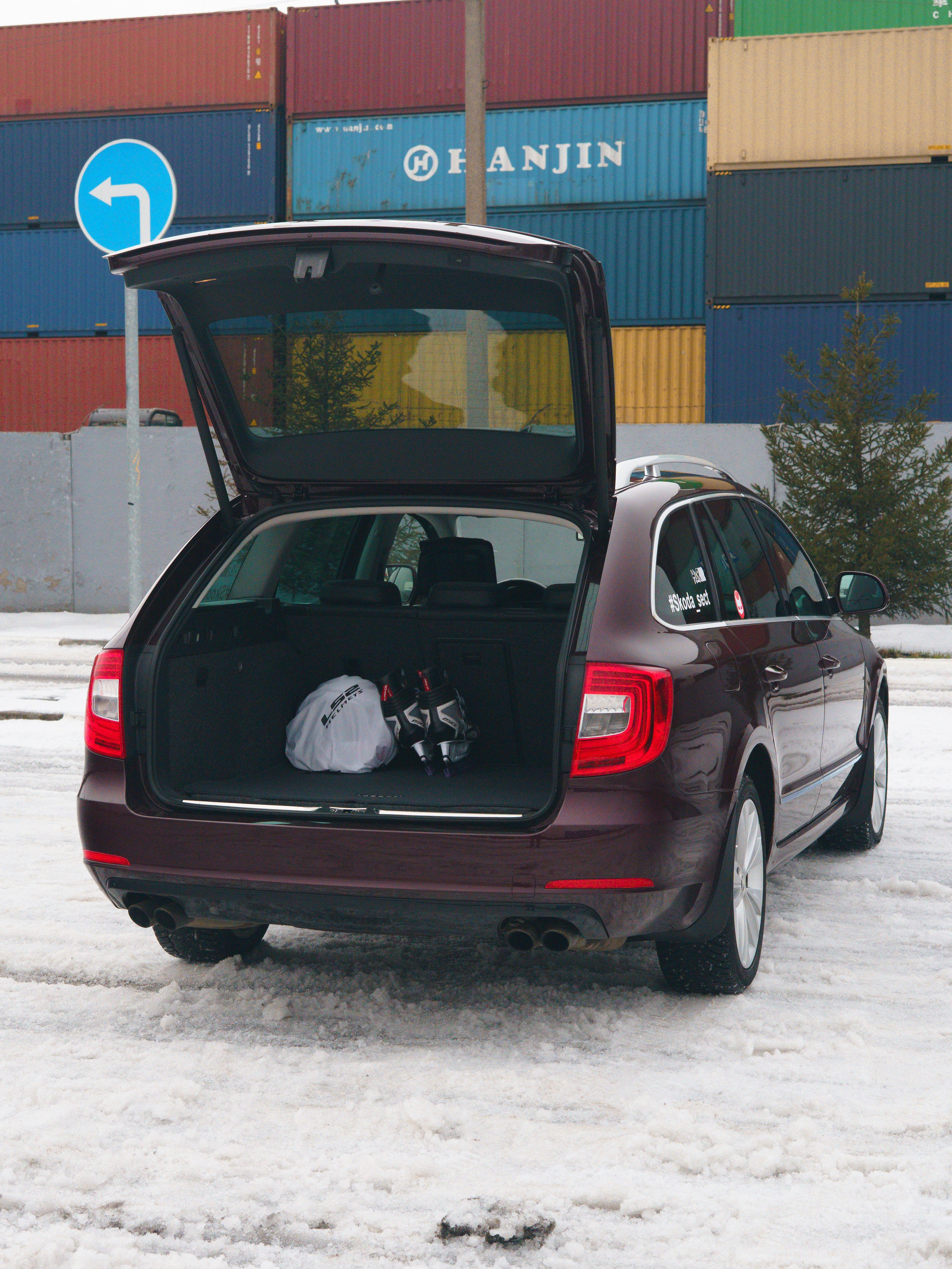 SKODA SuperB Combi 2.0 tsi 2013 / Пётр. Автомобильный фотограф Микрюков Максим г. Санкт-Петербург