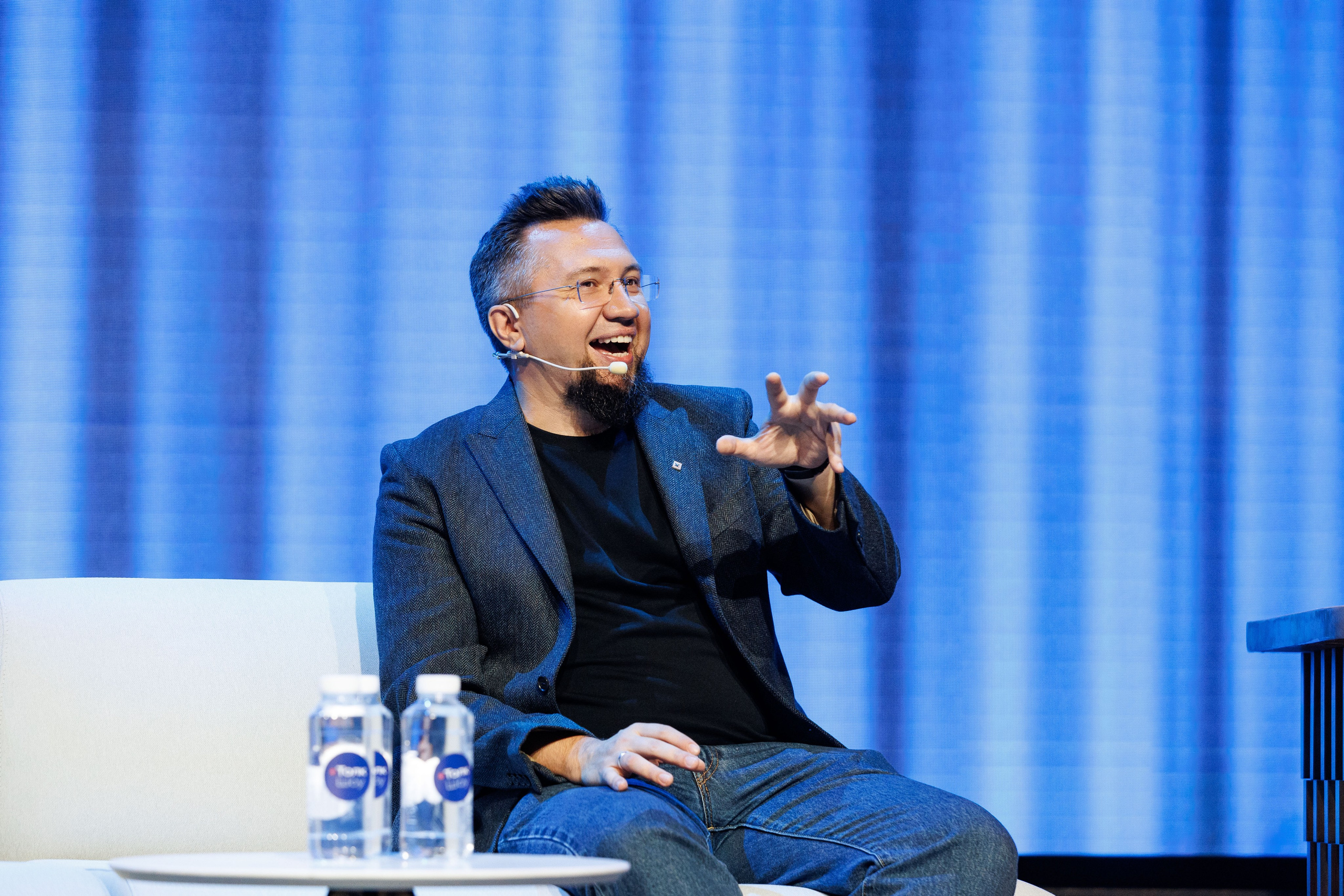 Контур Talk. Репортажный Фотограф в Москве Юра Гушан