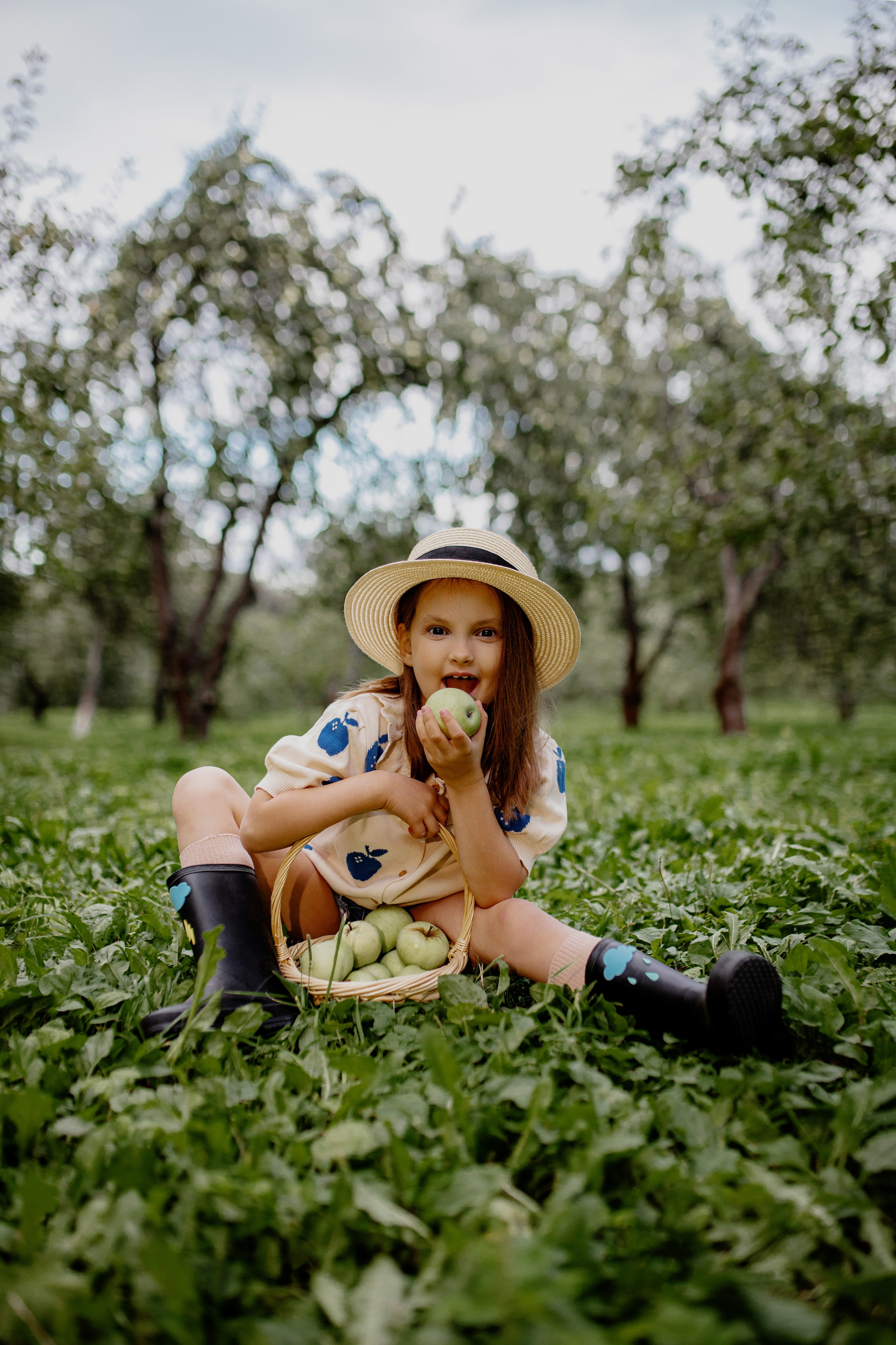 Яблочные настроения Лилу. Портретный фотограф Александра Птица. Снимаю истории о вас