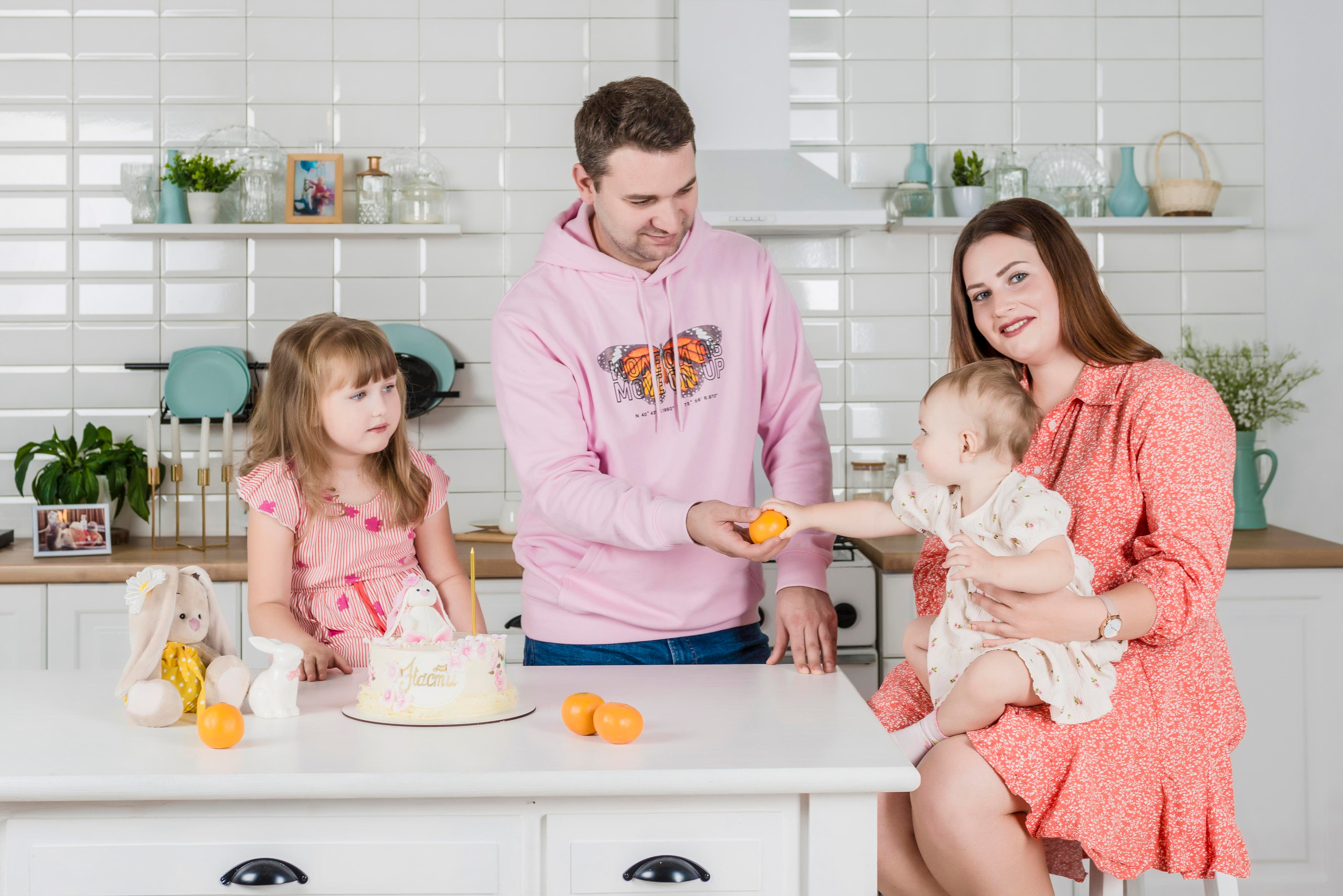 Студийный портрет семьи Третьяковых. Studio Blenda. Фотограф Платон Македонский