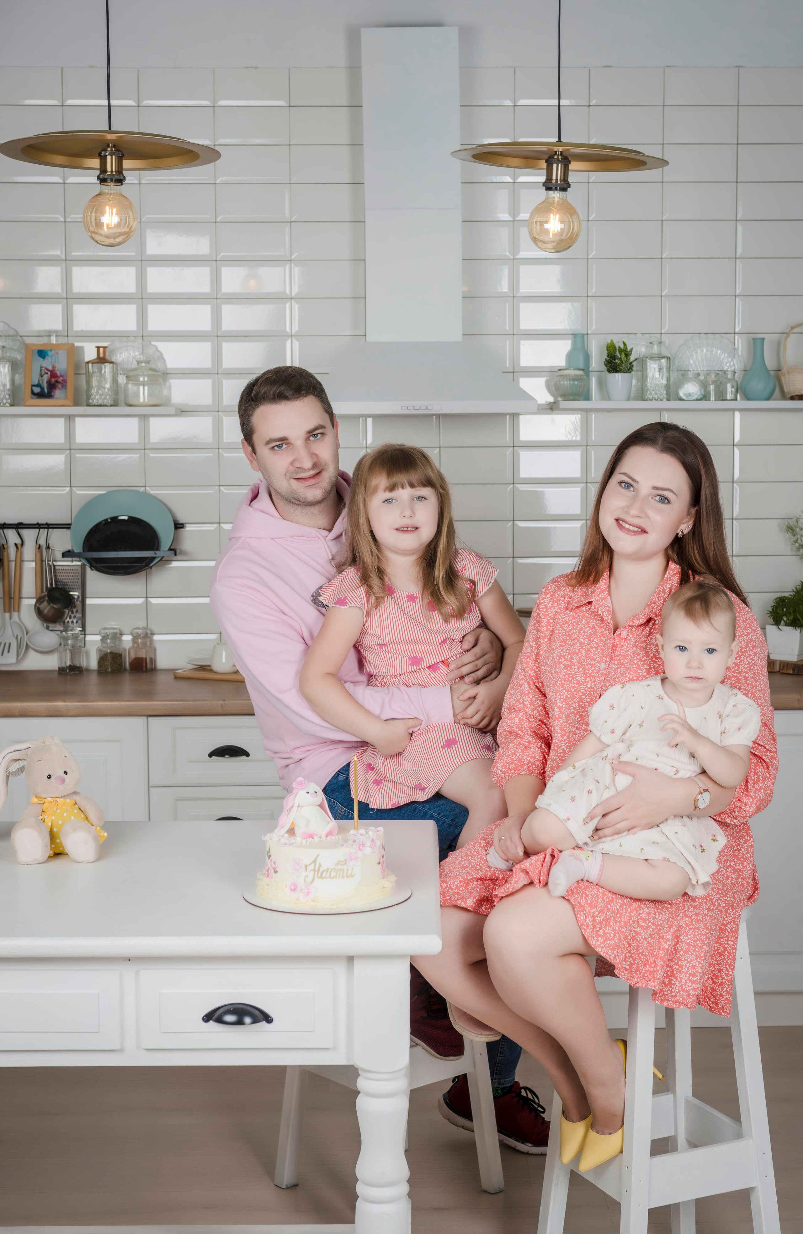 Студийный портрет семьи Третьяковых. Studio Blenda. Фотограф Платон Македонский