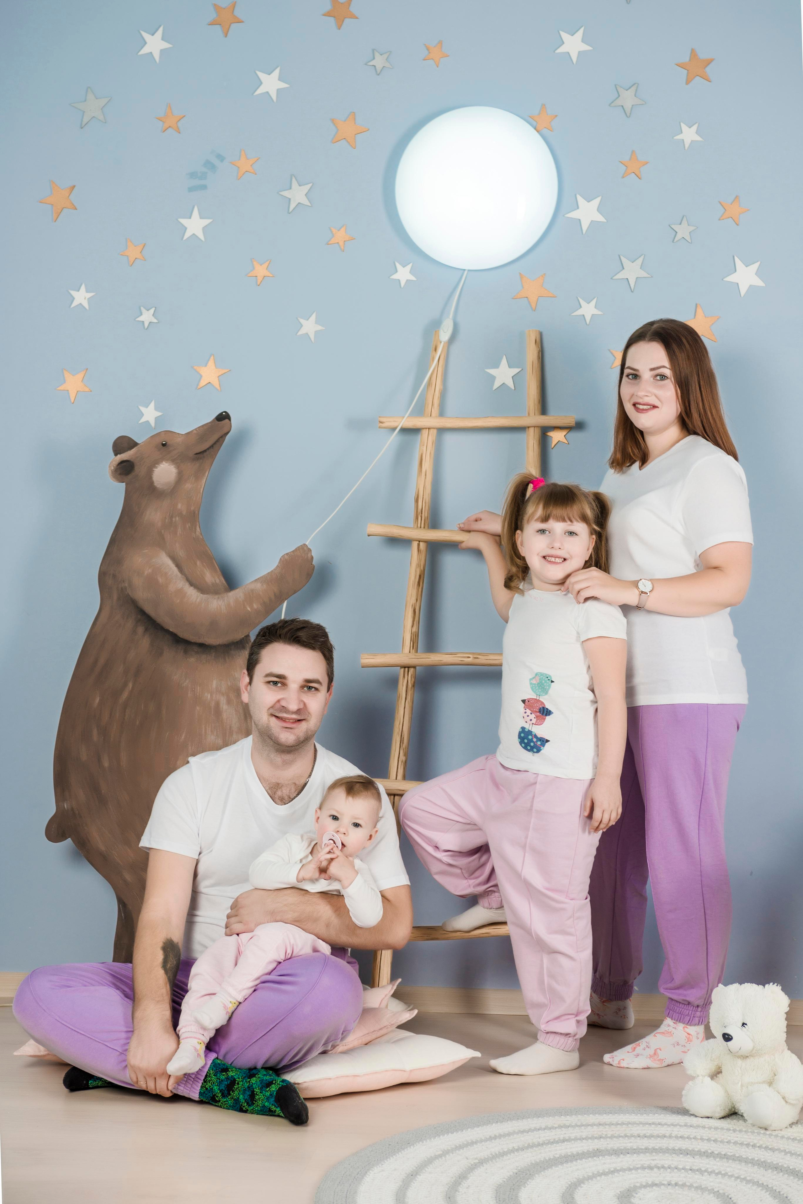 Студийный портрет семьи Третьяковых. Studio Blenda. Фотограф Платон Македонский