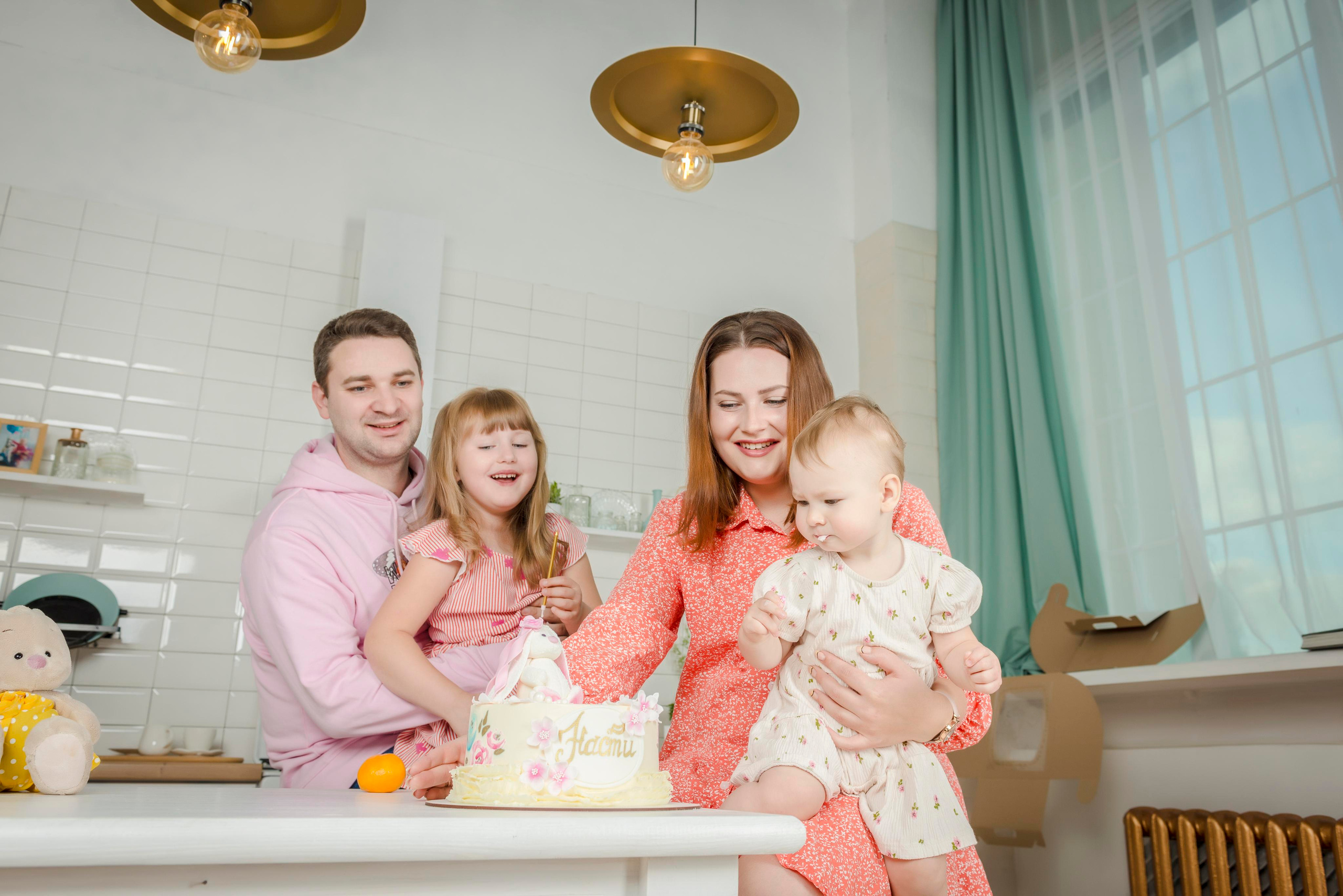 Студийный портрет семьи Третьяковых. Studio Blenda. Фотограф Платон Македонский