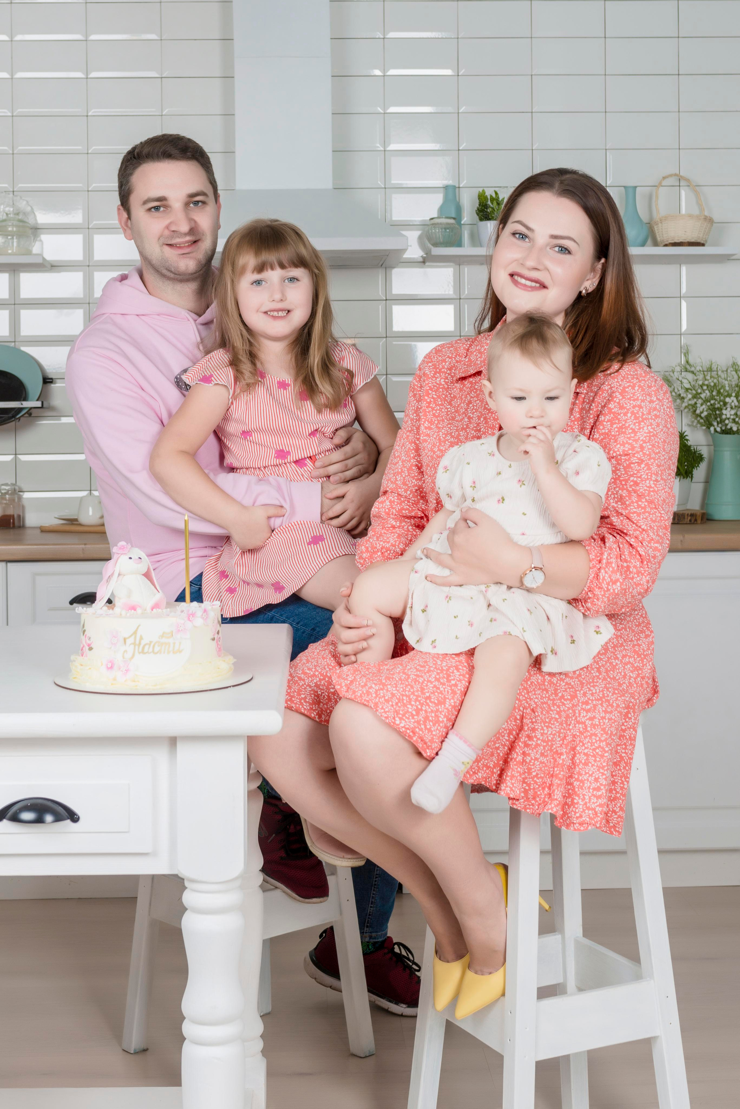 Студийный портрет семьи Третьяковых. Studio Blenda. Фотограф Платон Македонский