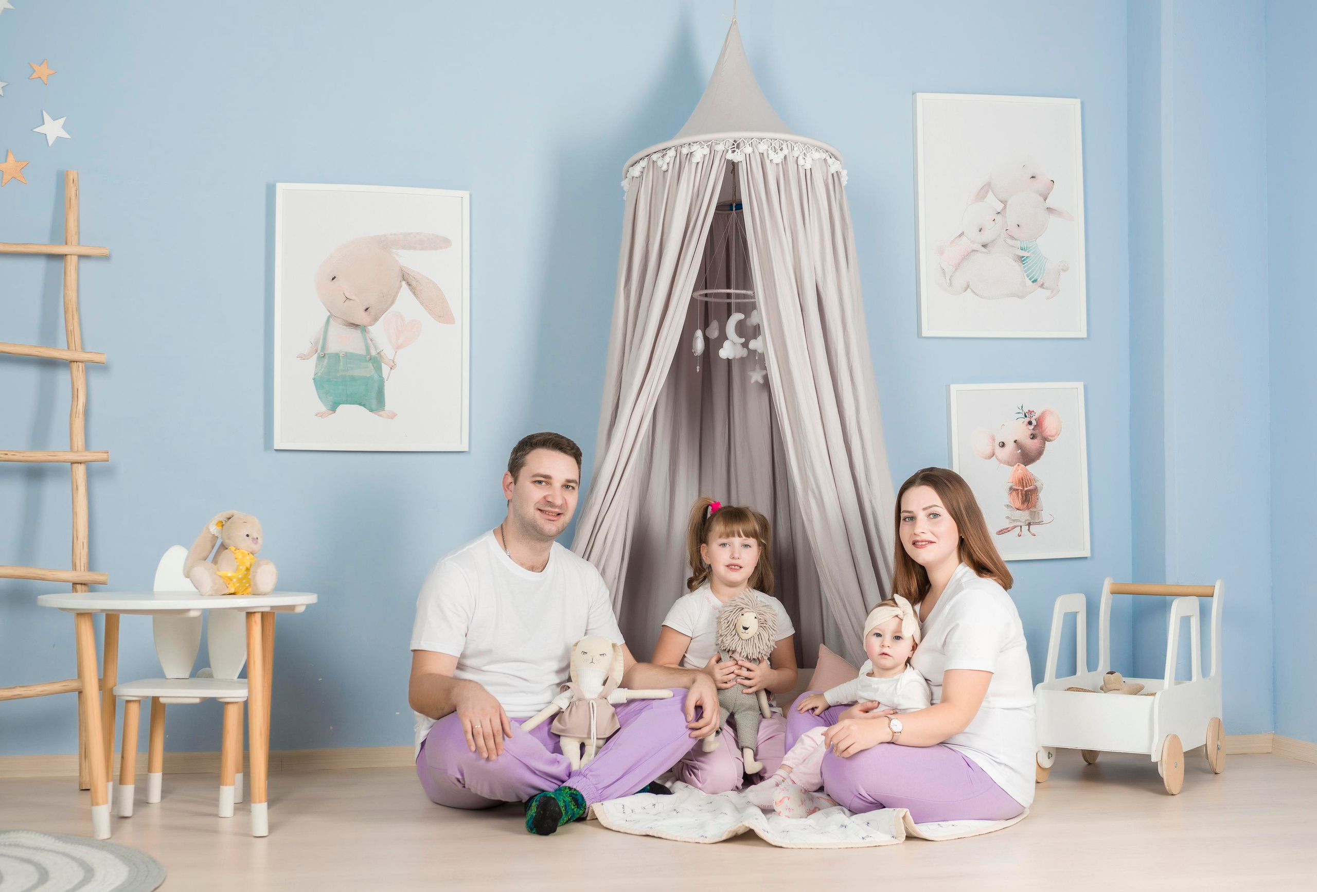 Студийный портрет семьи Третьяковых. Studio Blenda. Фотограф Платон Македонский