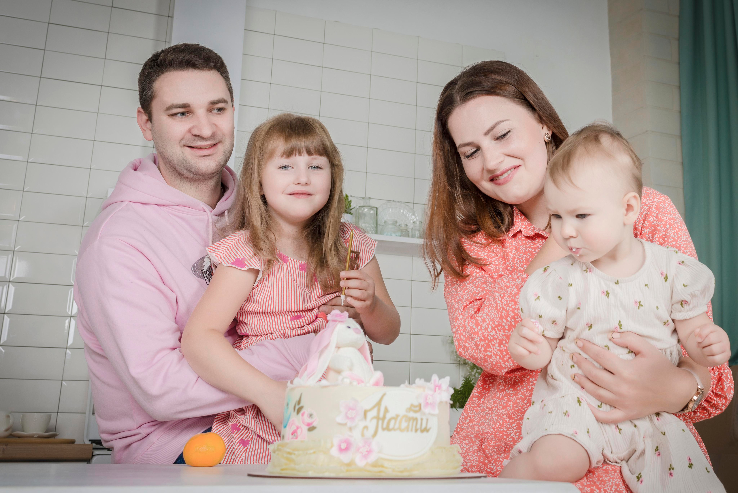 Студийный портрет семьи Третьяковых. Studio Blenda. Фотограф Платон Македонский