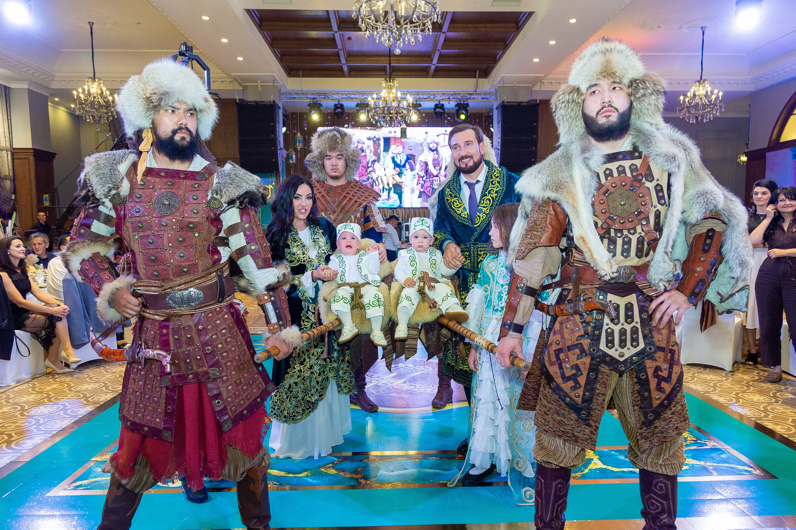 Лео и Давид годик. Свадебный фотограф в Алматы Айгерим Верба