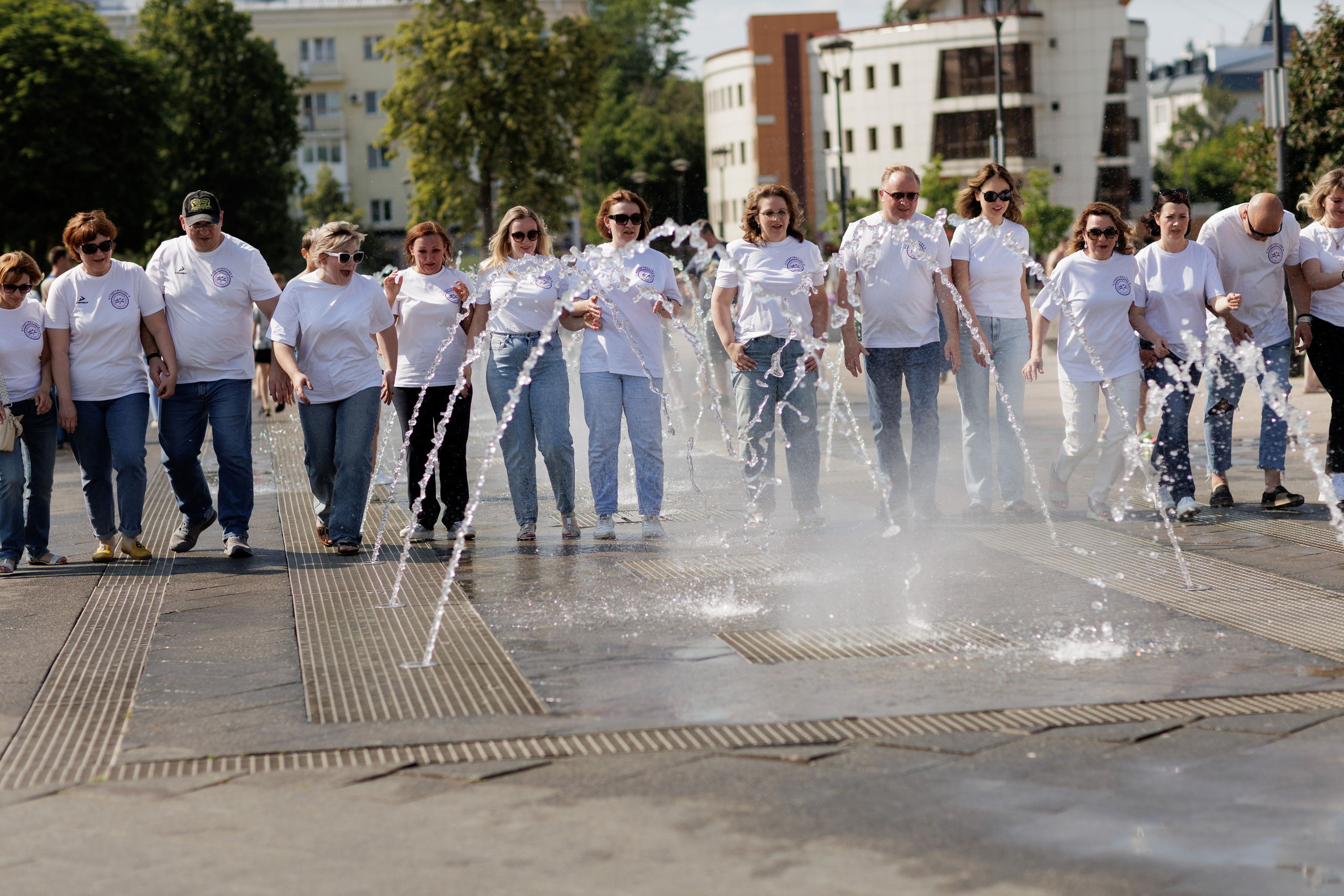 Репортажные фото съёмки клипа от родителей выпускникам. Свадебный фотограф в Воронеже Александр Работкин