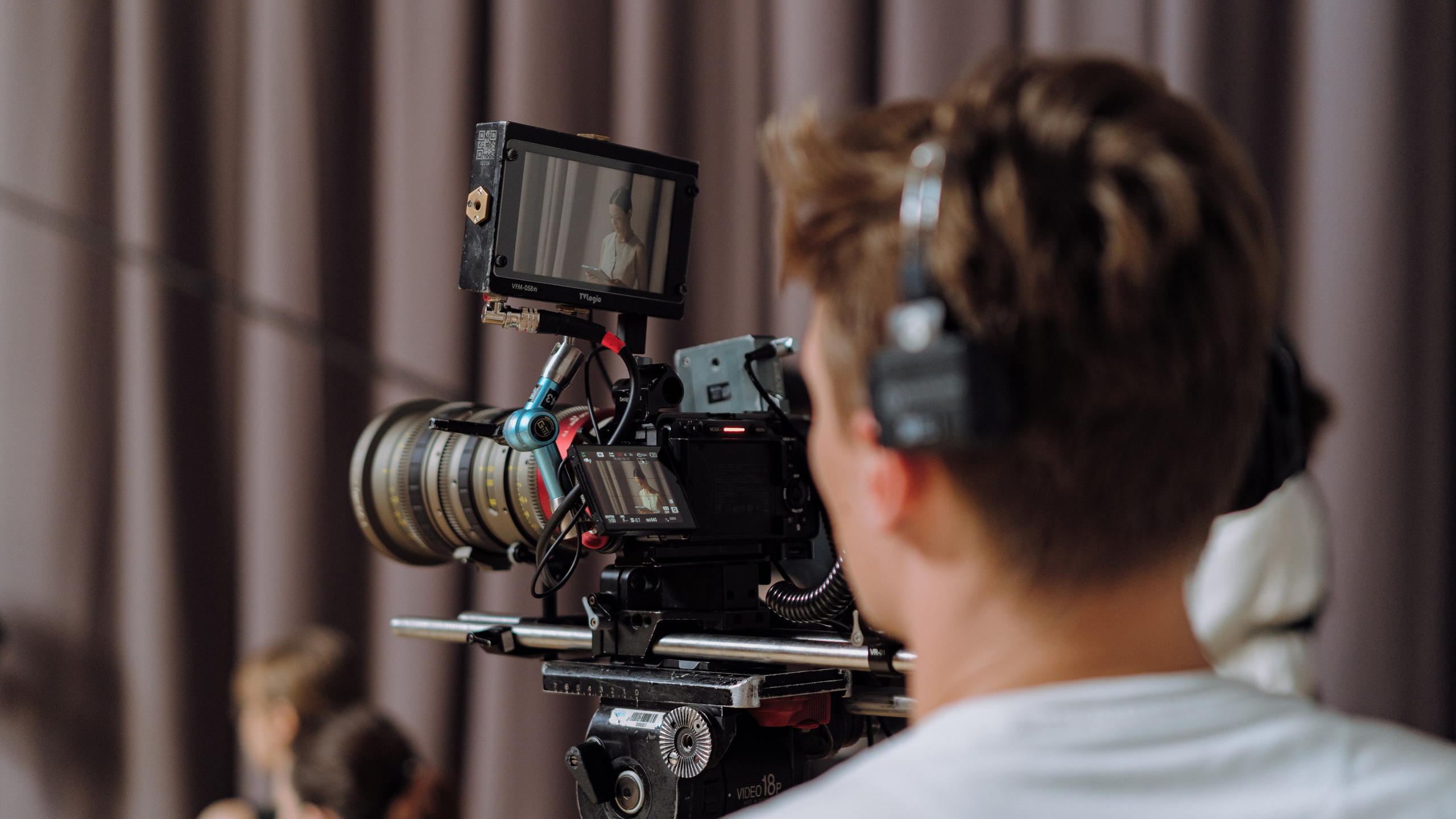 Женя Медведева / Уроки истории. Творческий и репортажный фотограф в Москве Клим Долгов