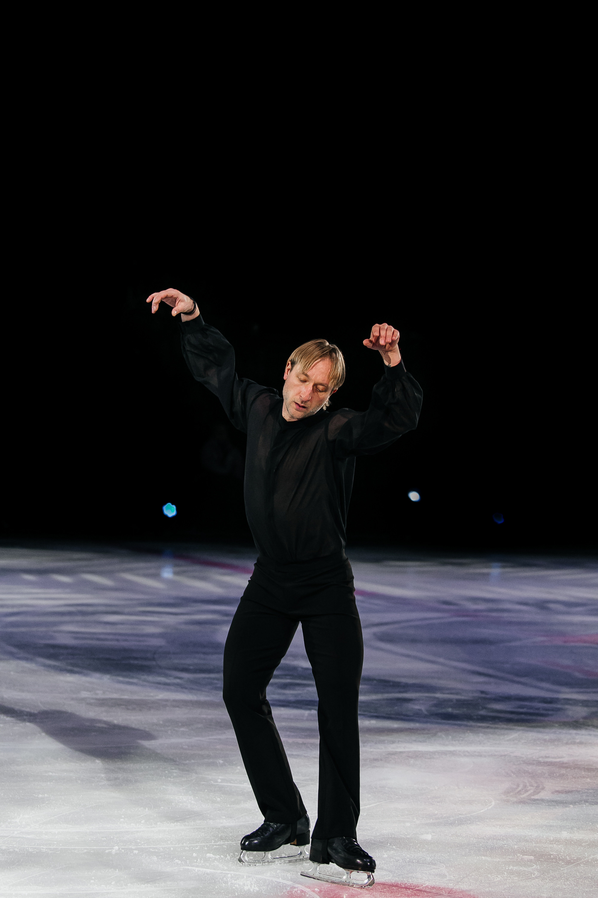 Портретный фотограф, свадебный фотограф, студийный фотограф, фотосессия Love Story, концертный фотограф, репортажный фотограф, коммерческий фотограф, фешн фотограф, международный фотограф, предметный фотограф