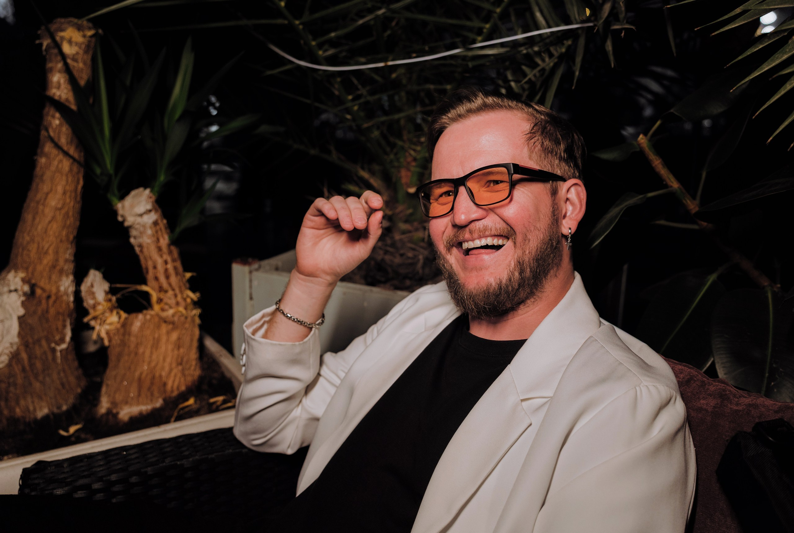 Ведущий Эмиль Тайматов в Москве и Московской области