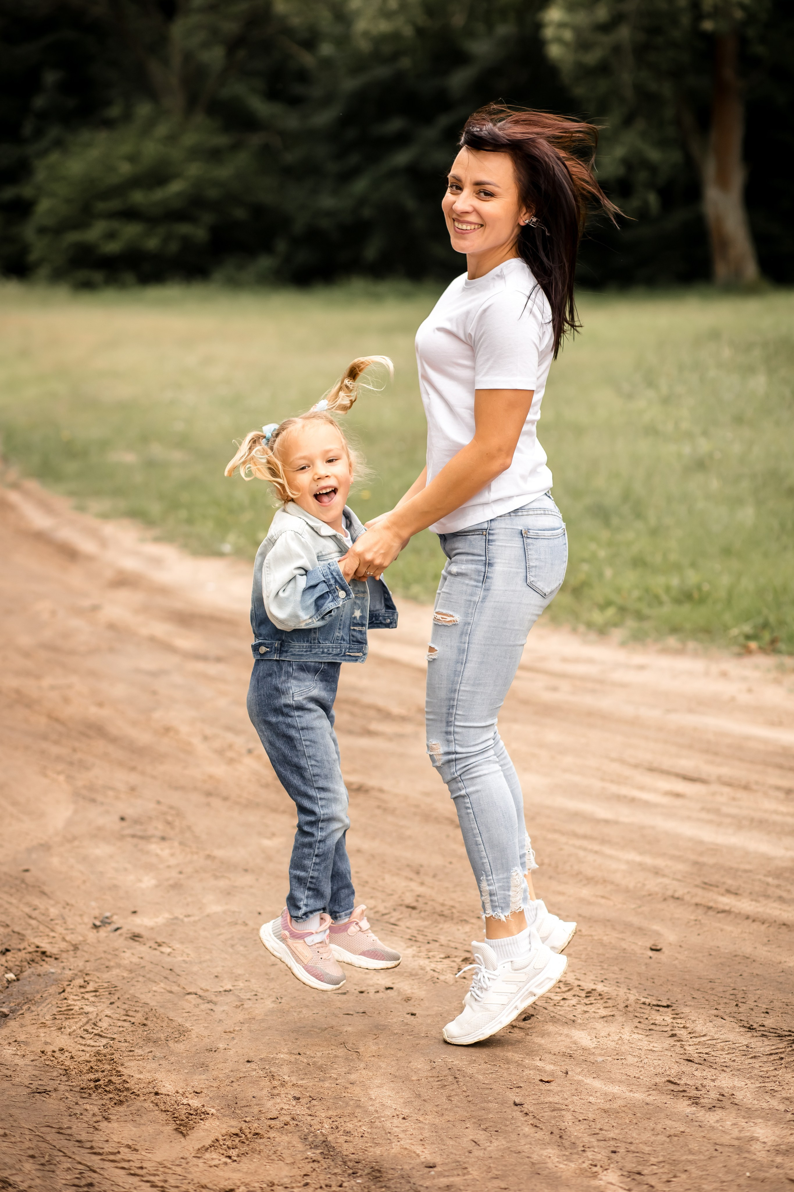 Катя с детками