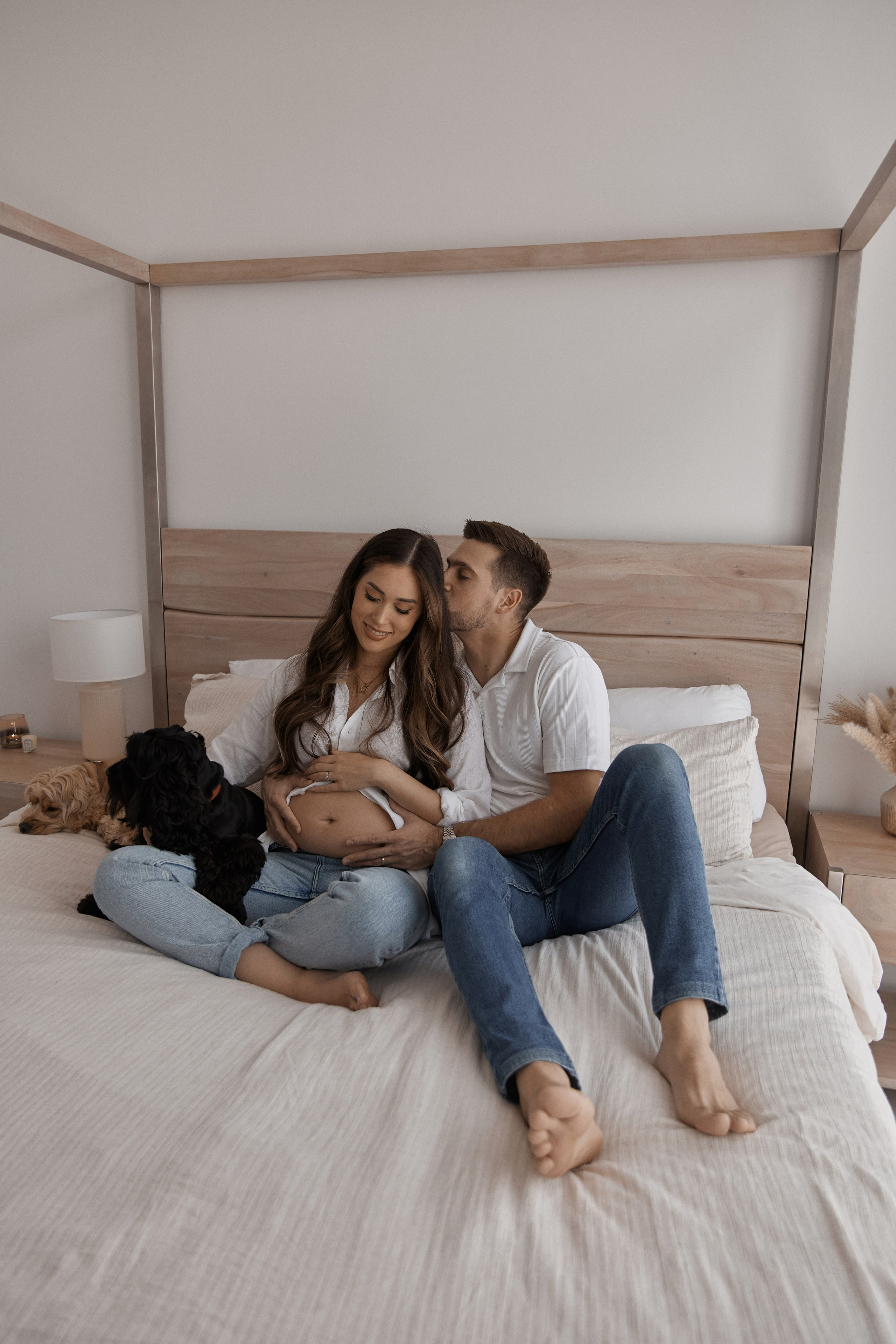 Cozy Pregnancy Photoshoot Dubai | At-Home Comfort