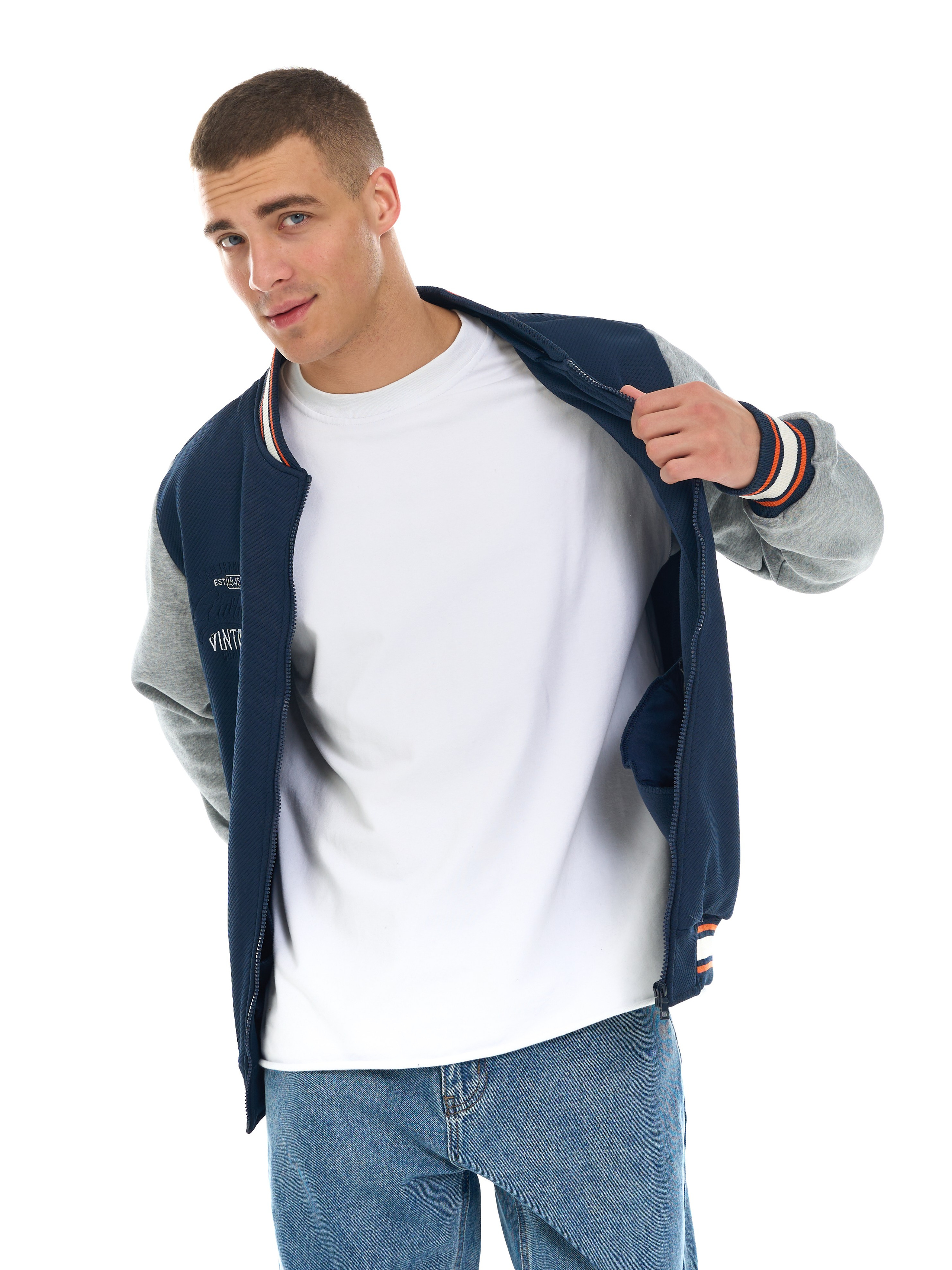 Фотомодель для маркетплейсов Паша. Фотосъёмка для марктеплейсов Studio 11.11