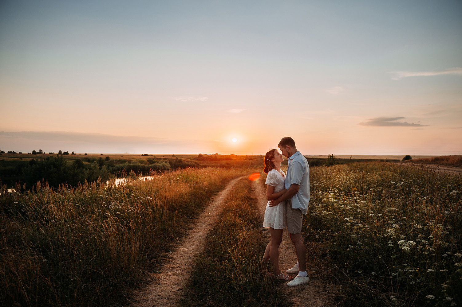 Лето. Люпины. Свадебный фотограф Алёна Замотаева