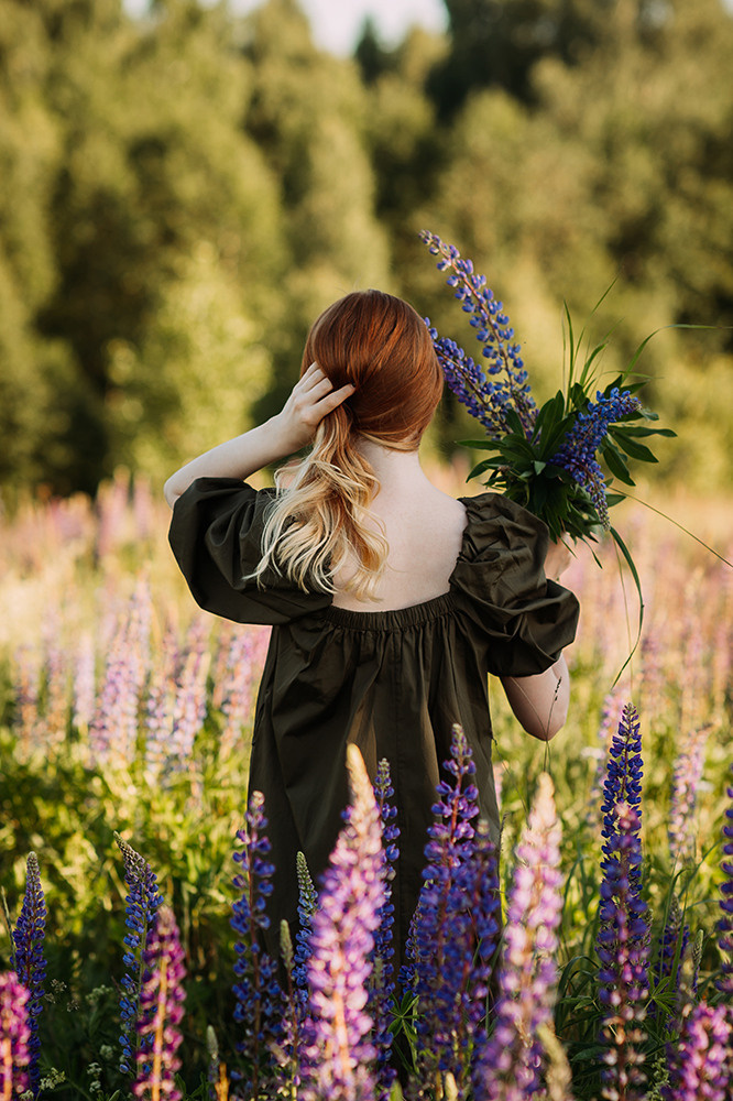 Лето. Люпины. Свадебный фотограф Алёна Замотаева