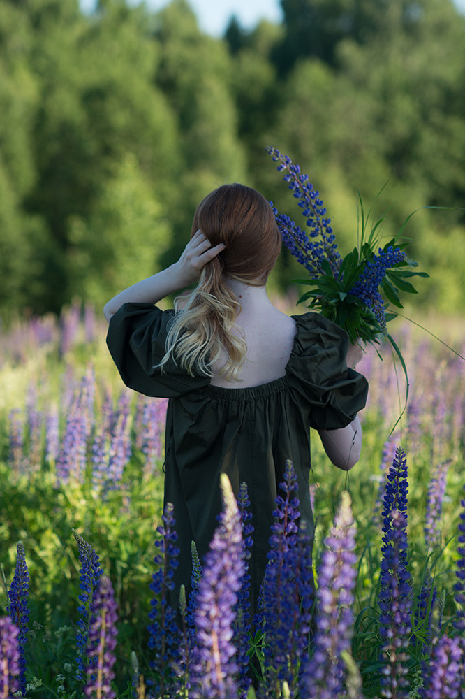 Лето. Люпины. Свадебный фотограф Алёна Замотаева