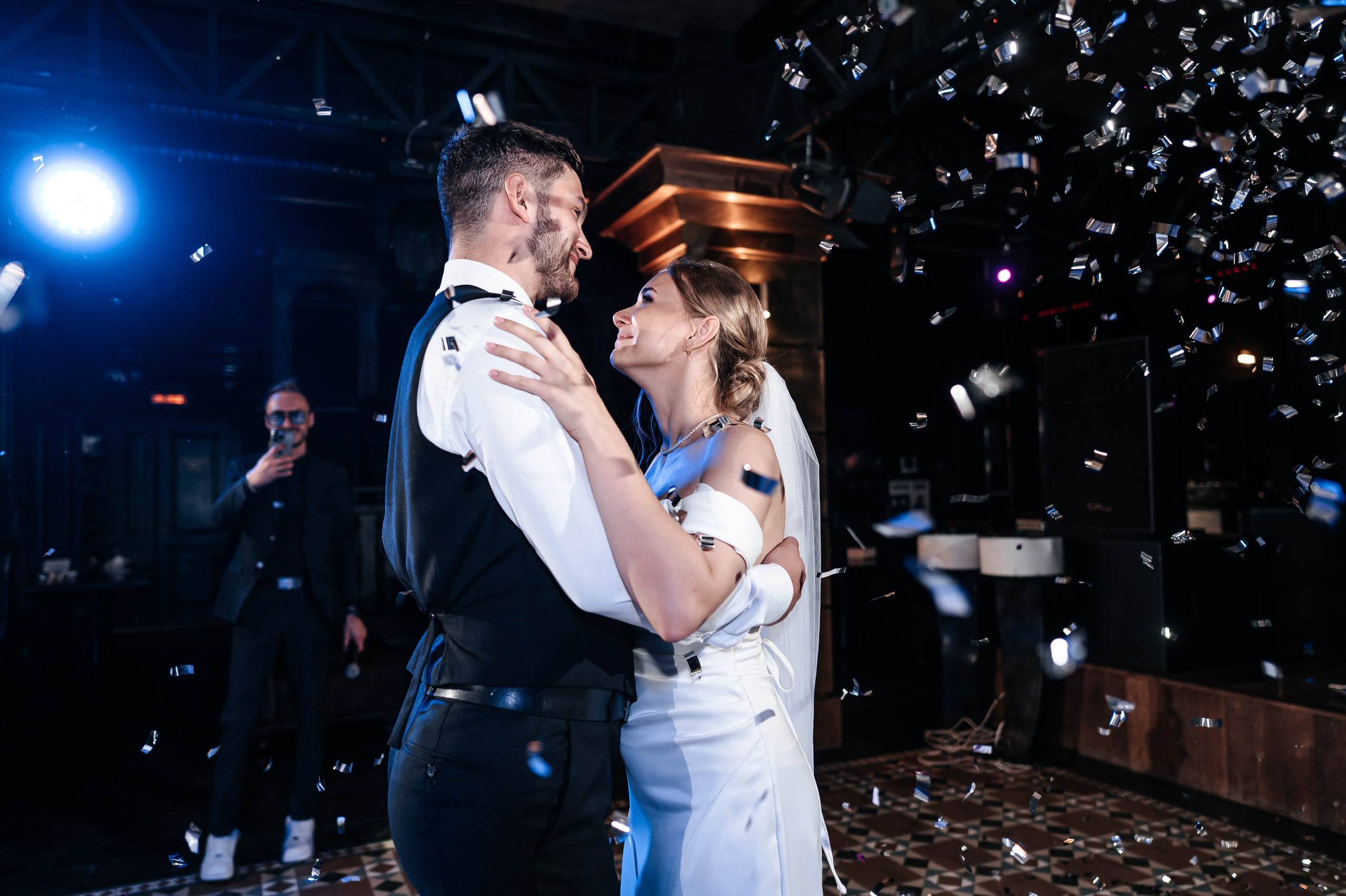 Даниил и Валерия. Черная утка. Полный день. Фотограф Екатерина Бочарникова