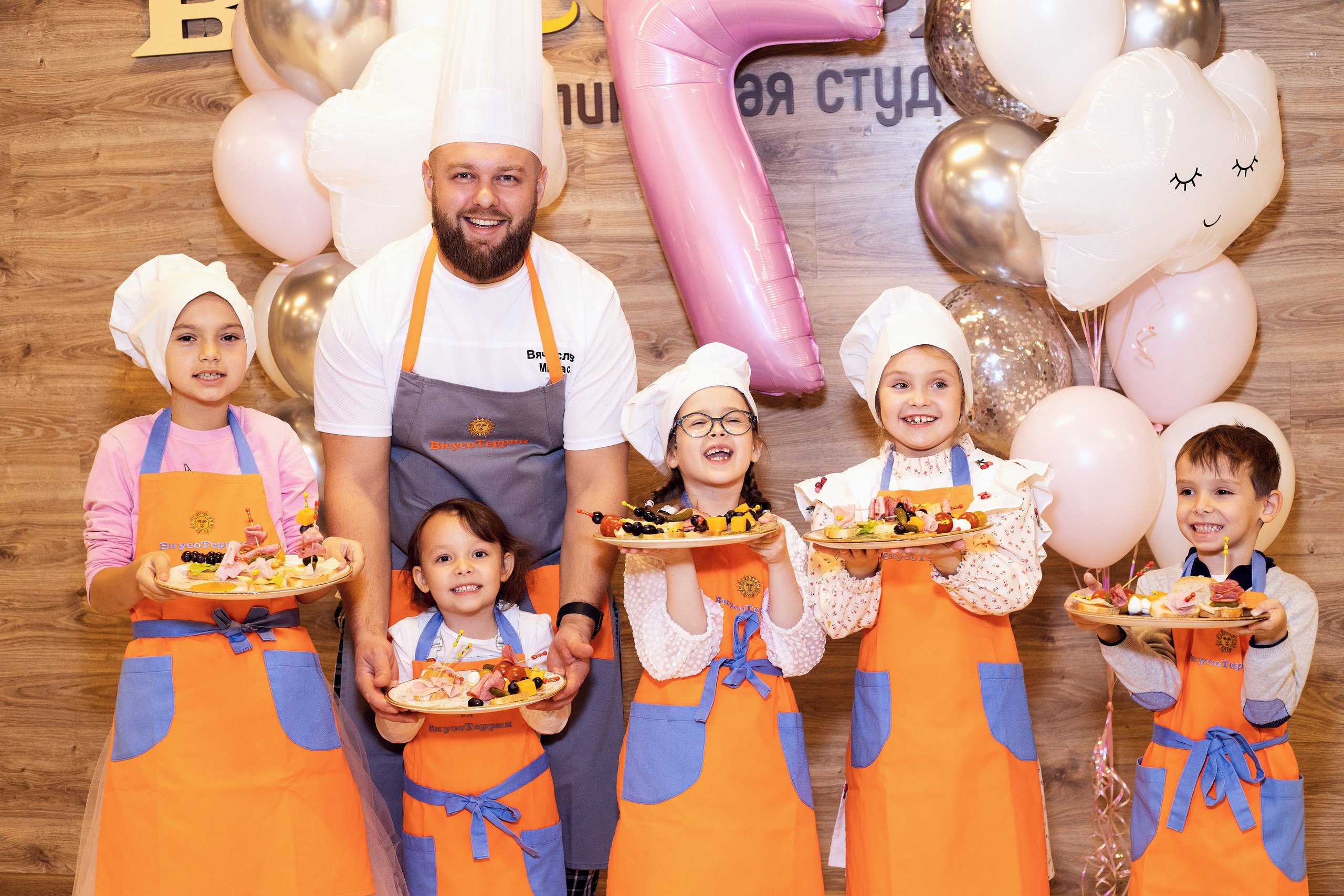 Кира. День рожденья. Фотограф Савченко Люба. Москва