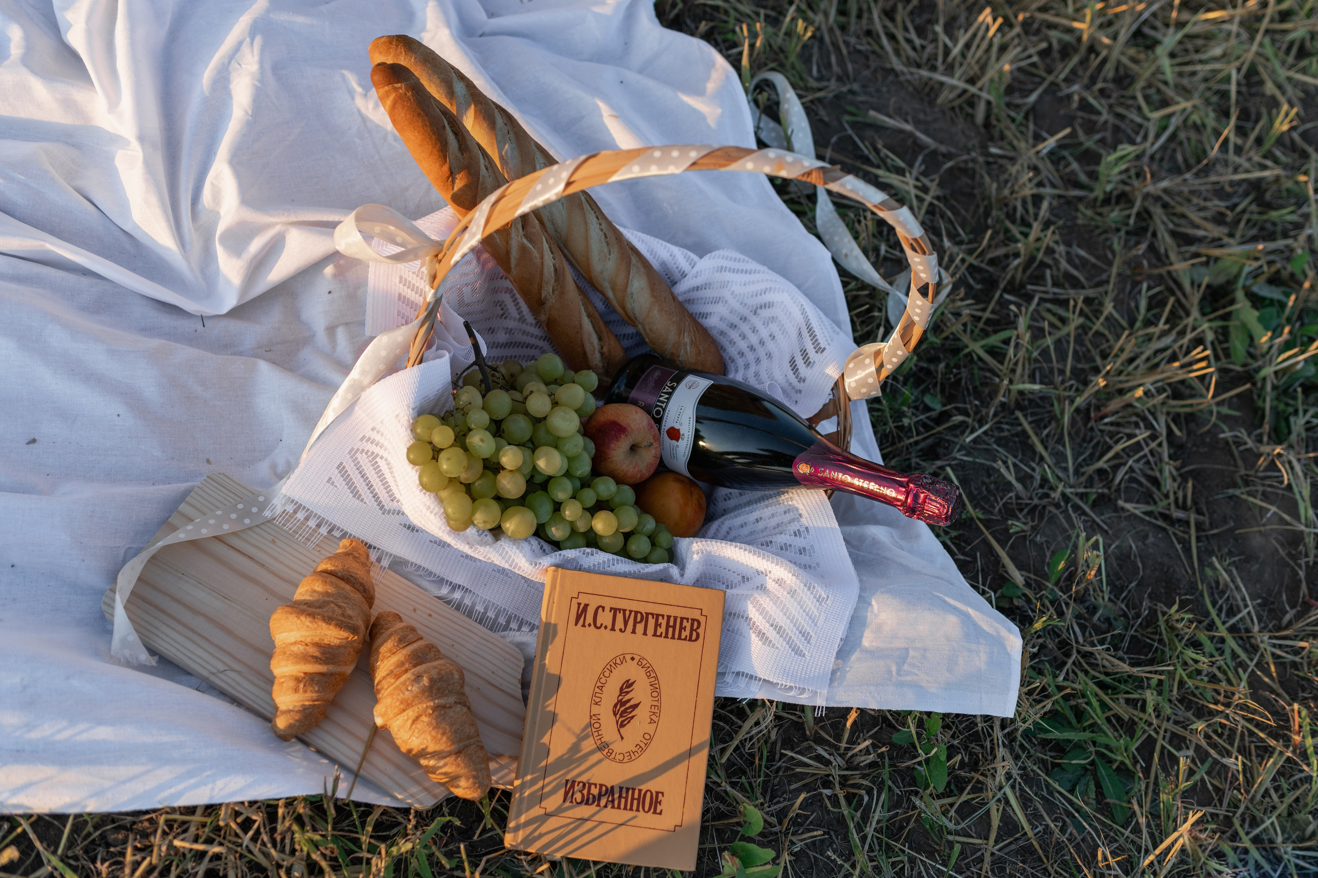 Алена + Алексей в поле с тюками. Фотограф в Москве/Зарайске Шахова Марина