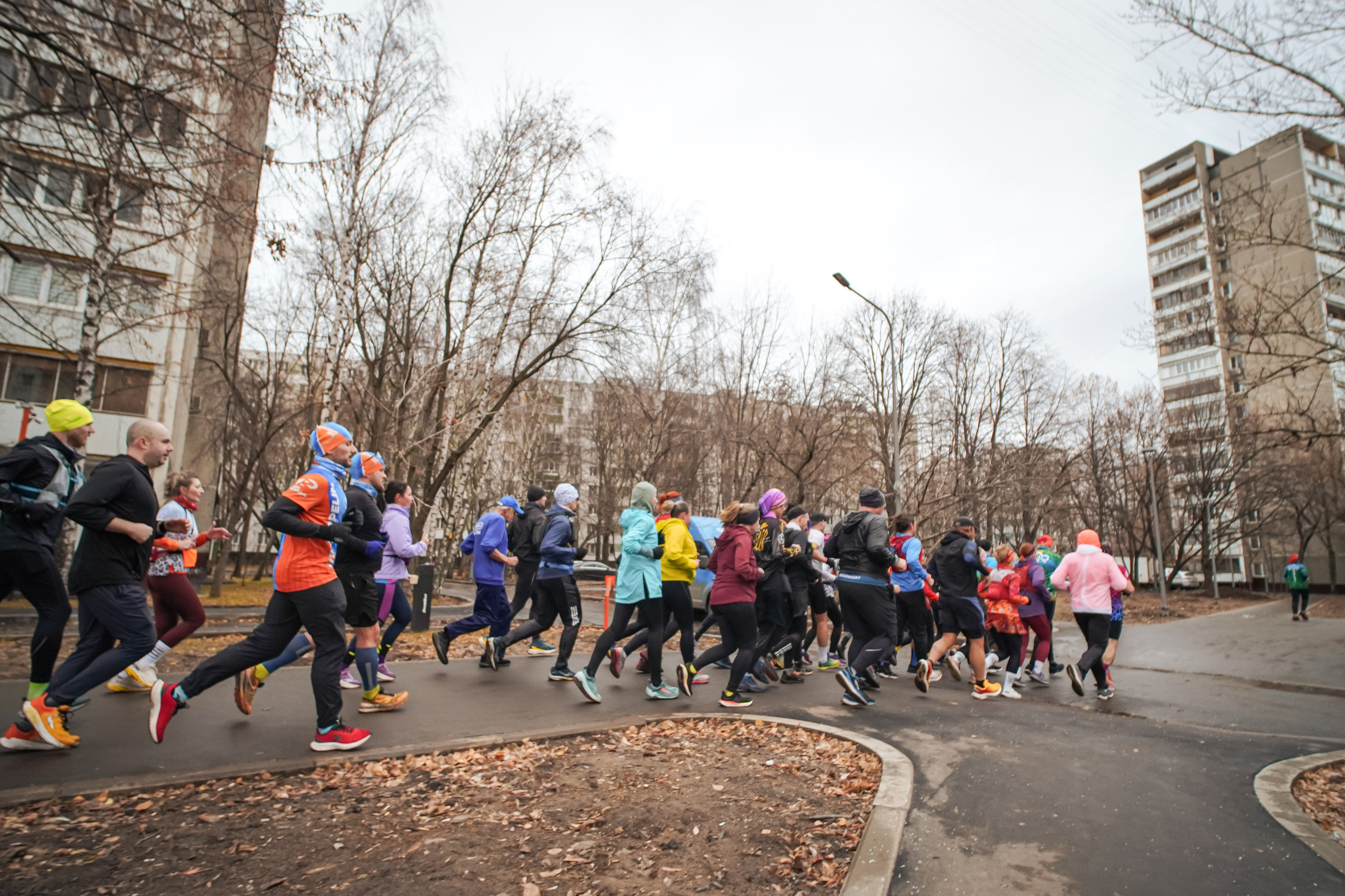 #марафонудома #яuzarun 2024 2-я петля, группа 6:30. Роман Капилюшов. Бег. Фото. Видео. г. Люберцы