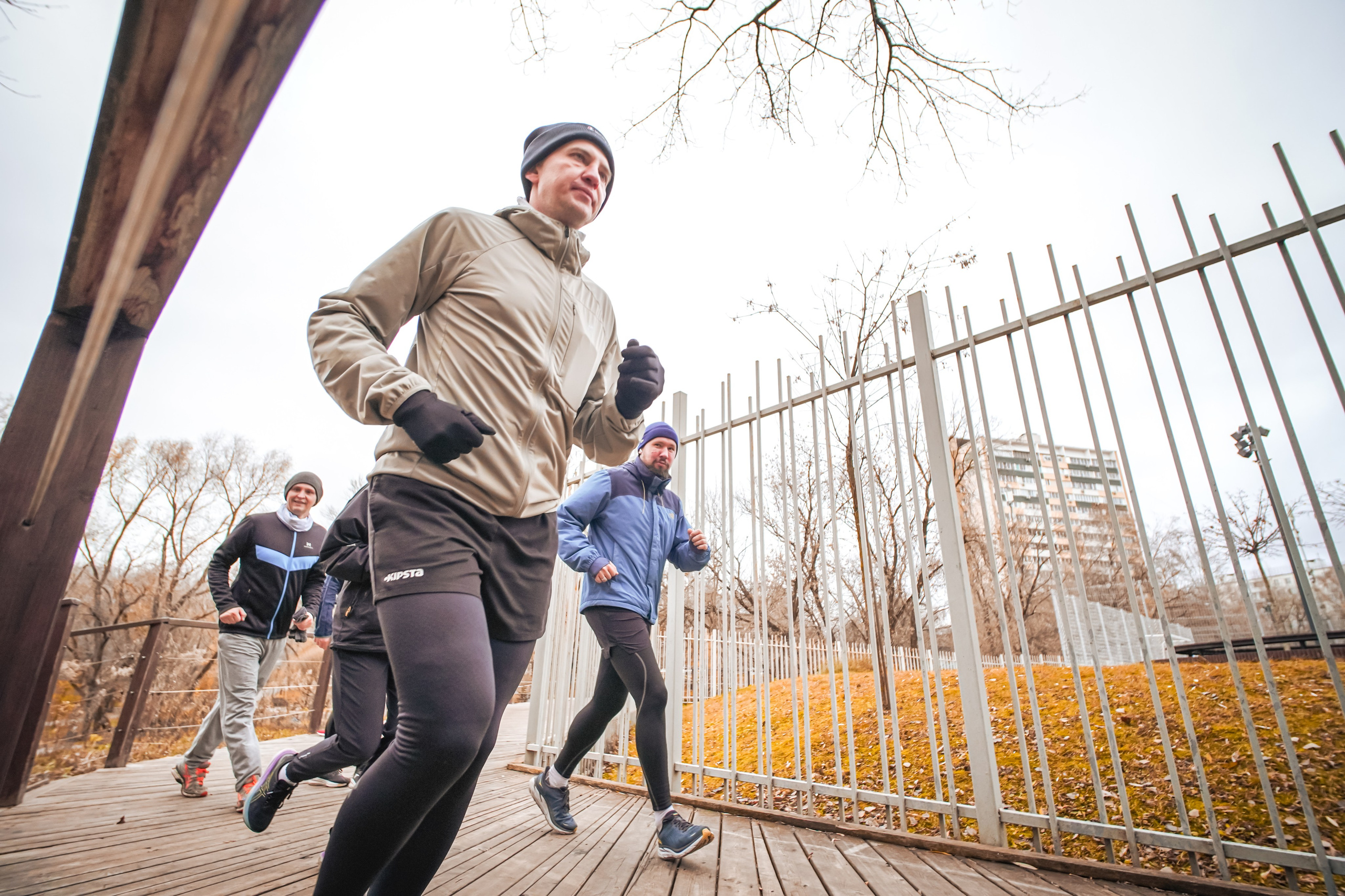 #марафонудома #яuzarun 2024 2-я петля, группа 6:30. Роман Капилюшов. Бег. Фото. Видео. г. Люберцы