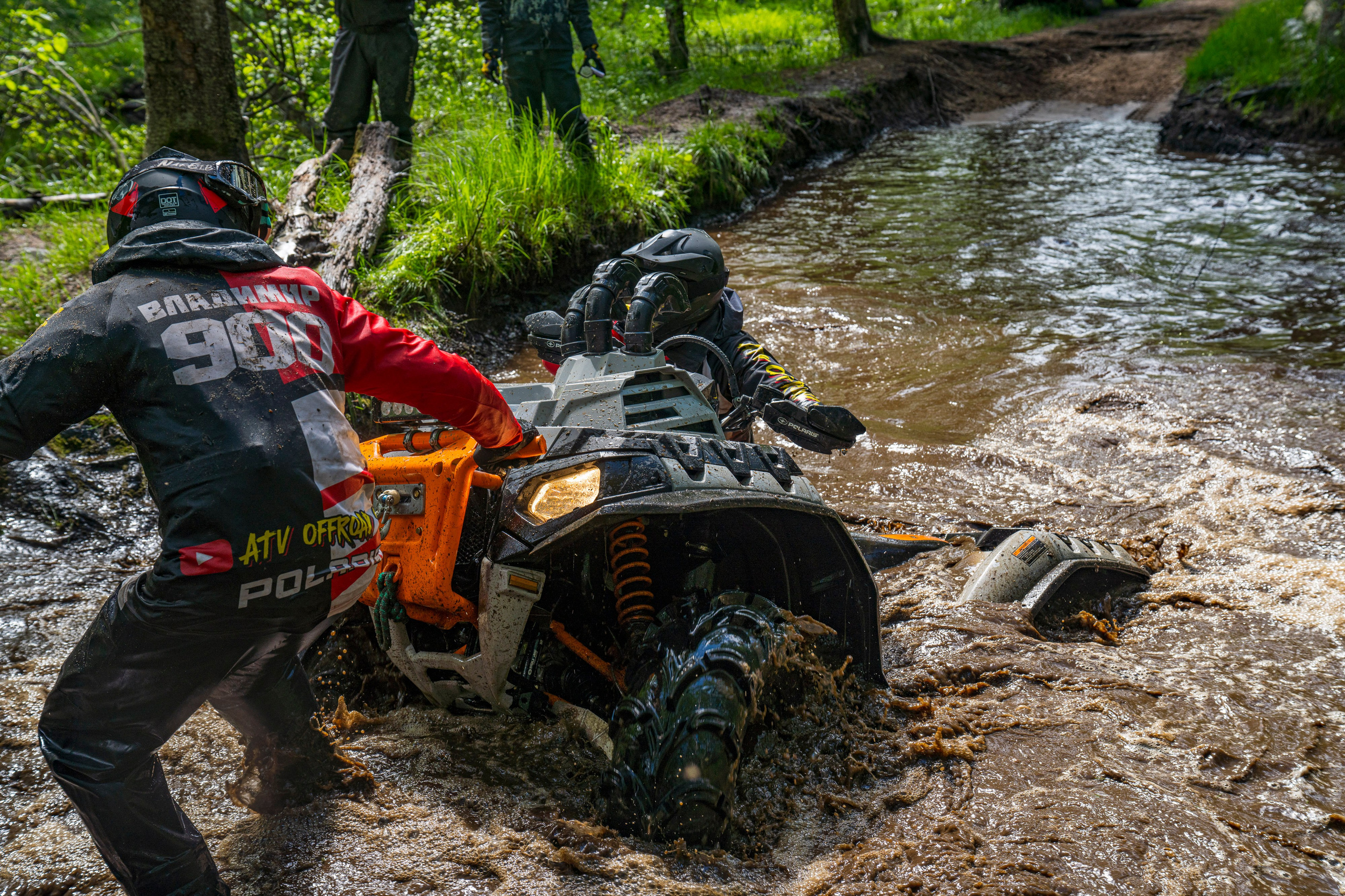 RazVolution. Графический дизайнер Илья Левченко