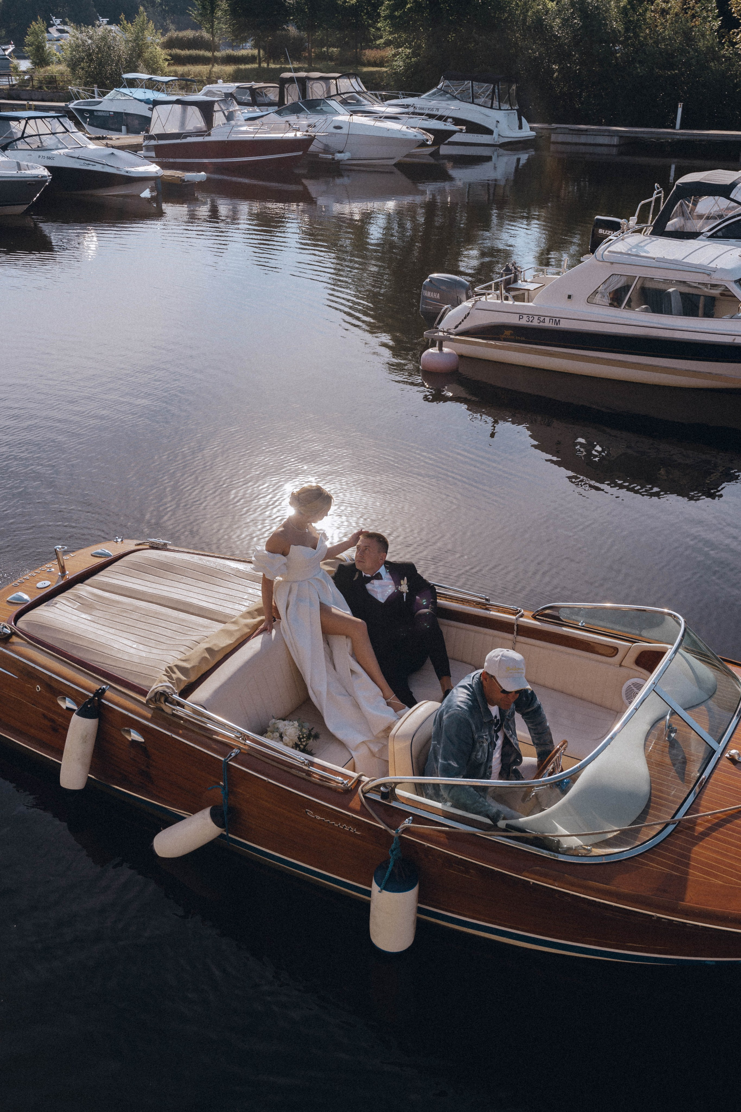 СВАДЕНБНАЯ СЬЕМКА НА КАТЕРЕ ПО КАНАЛАМ САНКТ-ПЕТЕРБУРГА И В АКВАТОРИИ НЕВЫ. Профессиональный фотограф, Санкт-Петербург — Виктория Богомолова