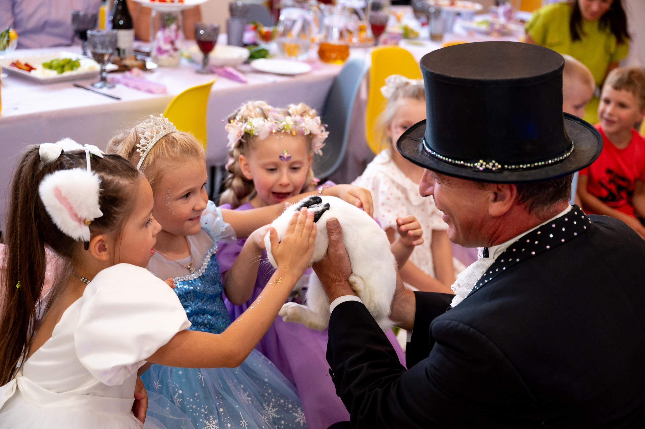 ДР в лофте с фокусником