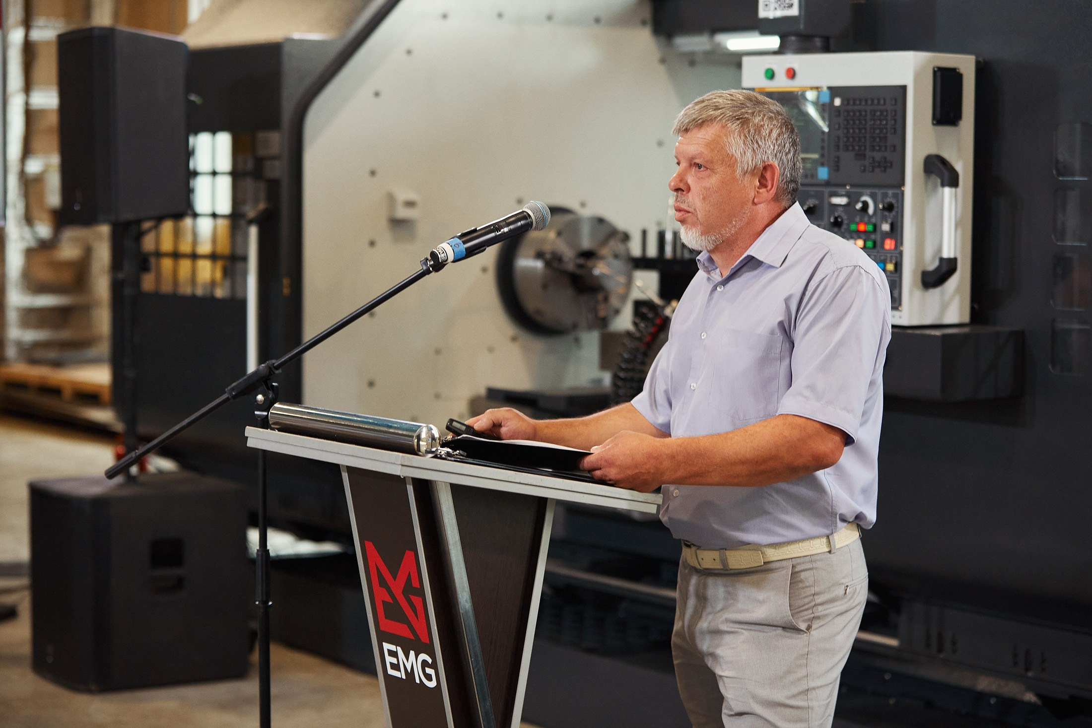 EMG / Международный форум / Презентация нового высокоточного станка. Антон Артюшин, портретный фотограф. Москва