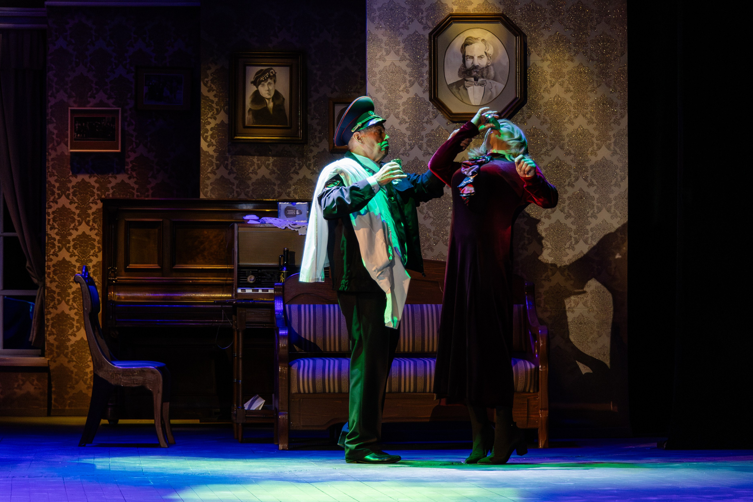 Театр Юного Зрителя «Отчаянные Тетки». Фотограф Марк Файзулин