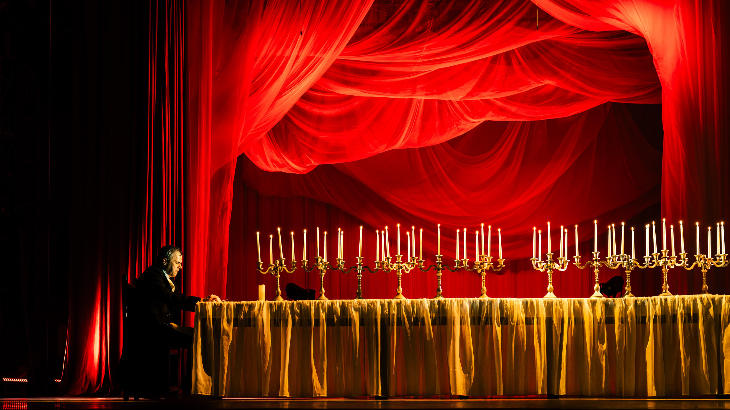 Театр Юного Зрителя «Маленькие трагедии». Фотограф Марк Файзулин