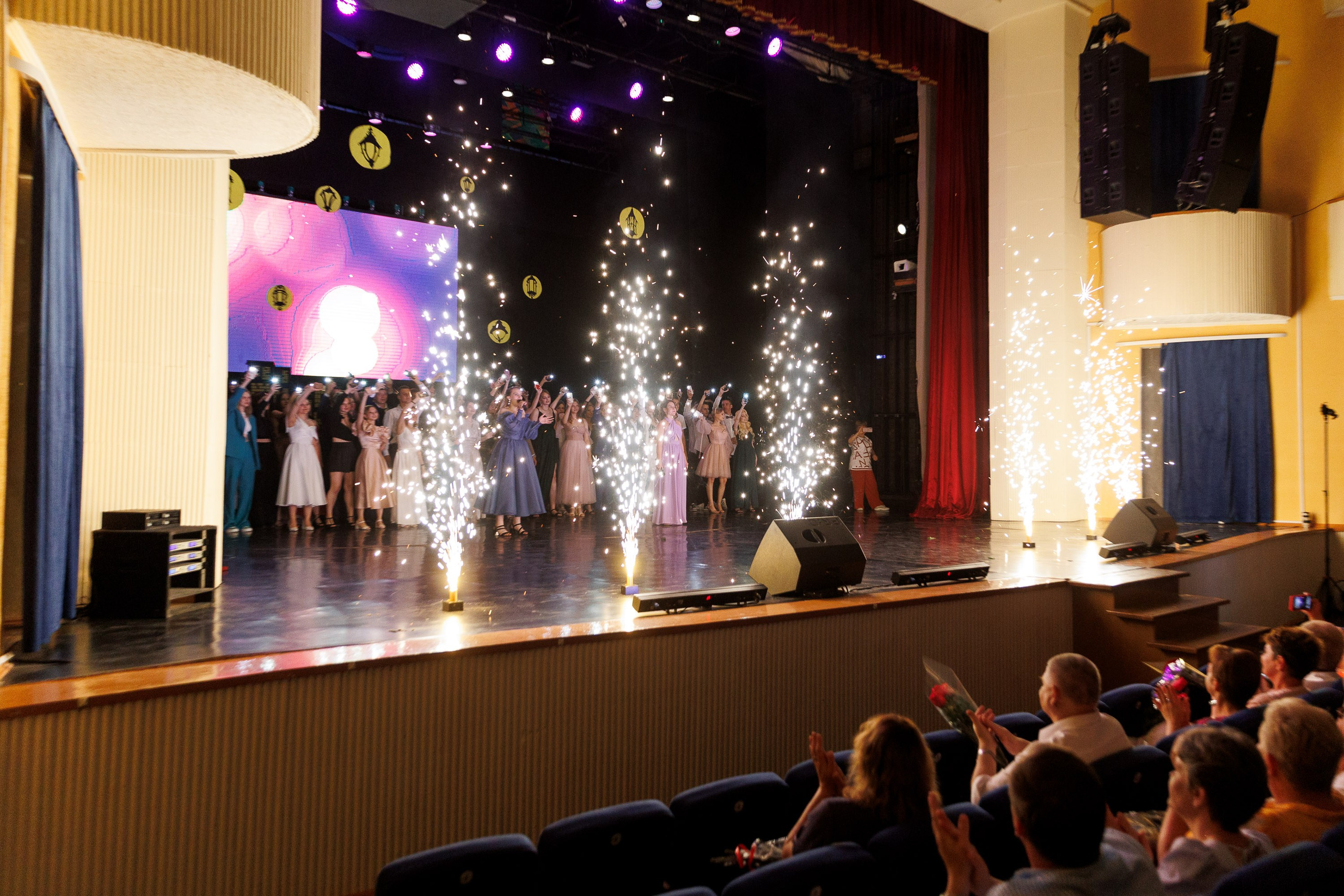 Выпускной — 2023 г. Фотограф Шейдаев Эмин г. Волгоград