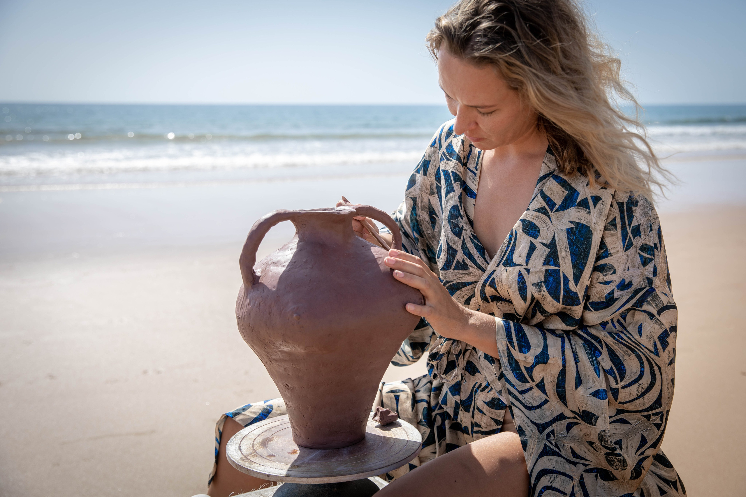 VAVA × Oksana Lomnova — A Creative Collaboration by the Ocean. Professional Photographer in Portugal. Oksana Lomnova