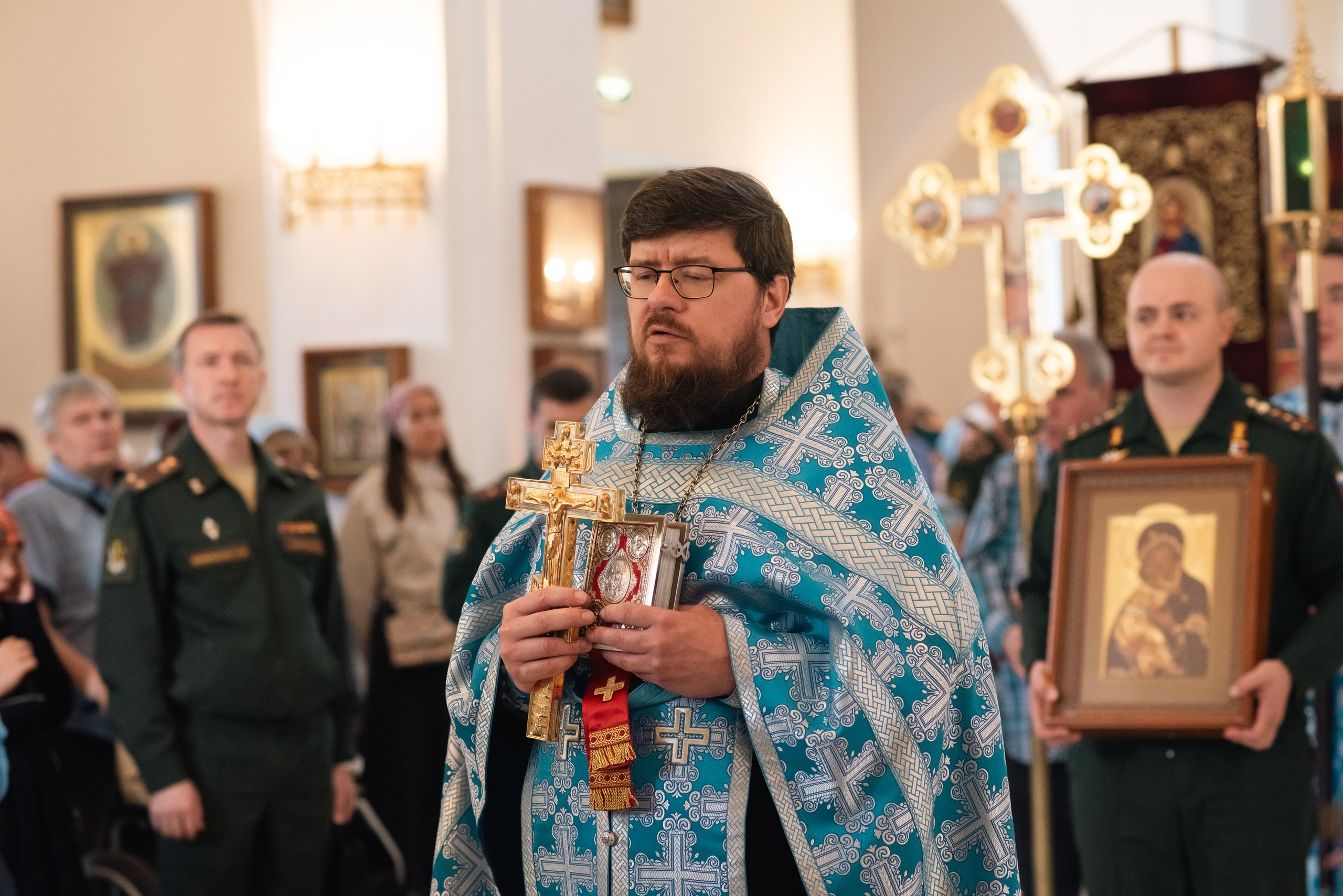 Храм Андрея Боголюбского, служба с участием войск РХБ защиты. Фотограф, визажист. Москва
