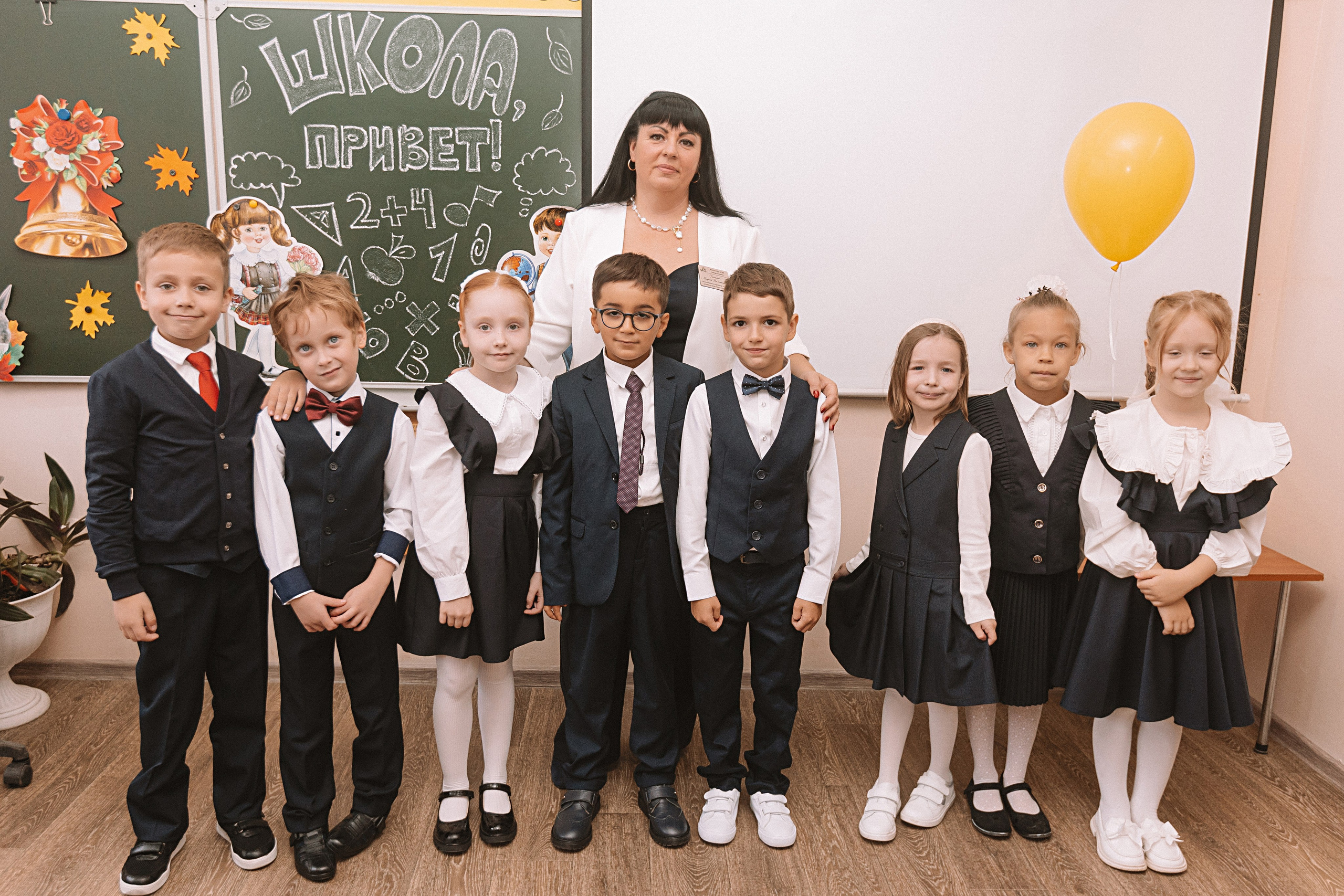 1 сентября линейка+кл час+портреты. Семейный фотограф Тюмень, фотограф на роды Салмина Мария