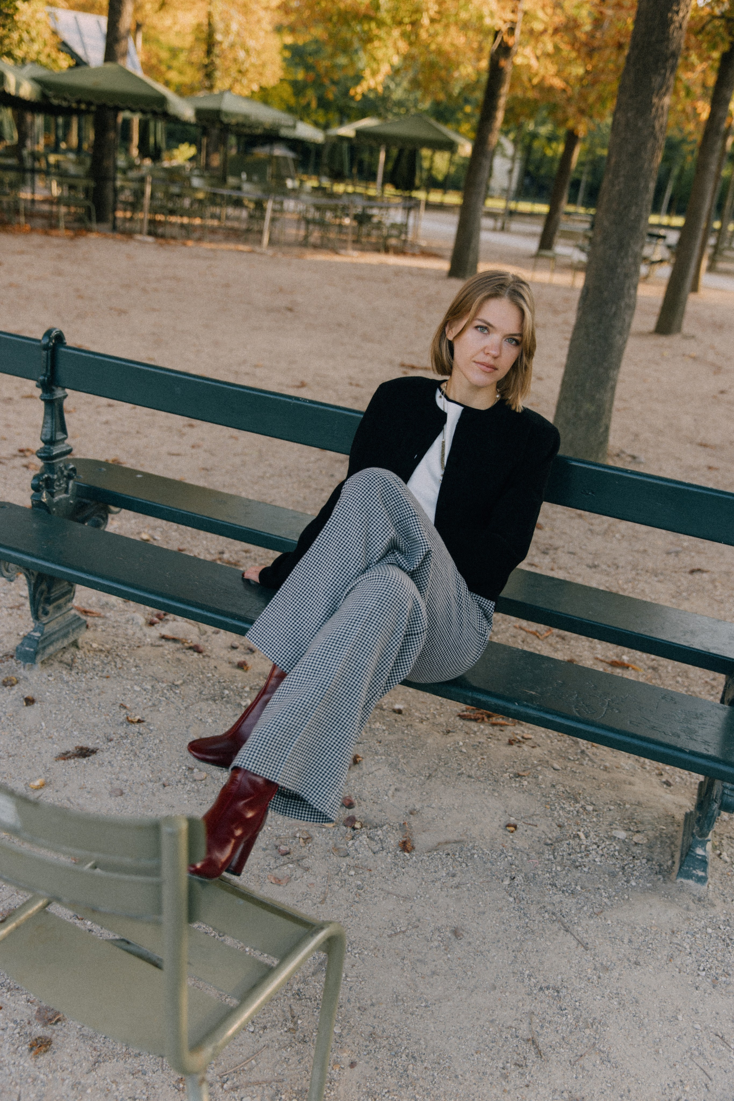 September sun. Photographer in Paris