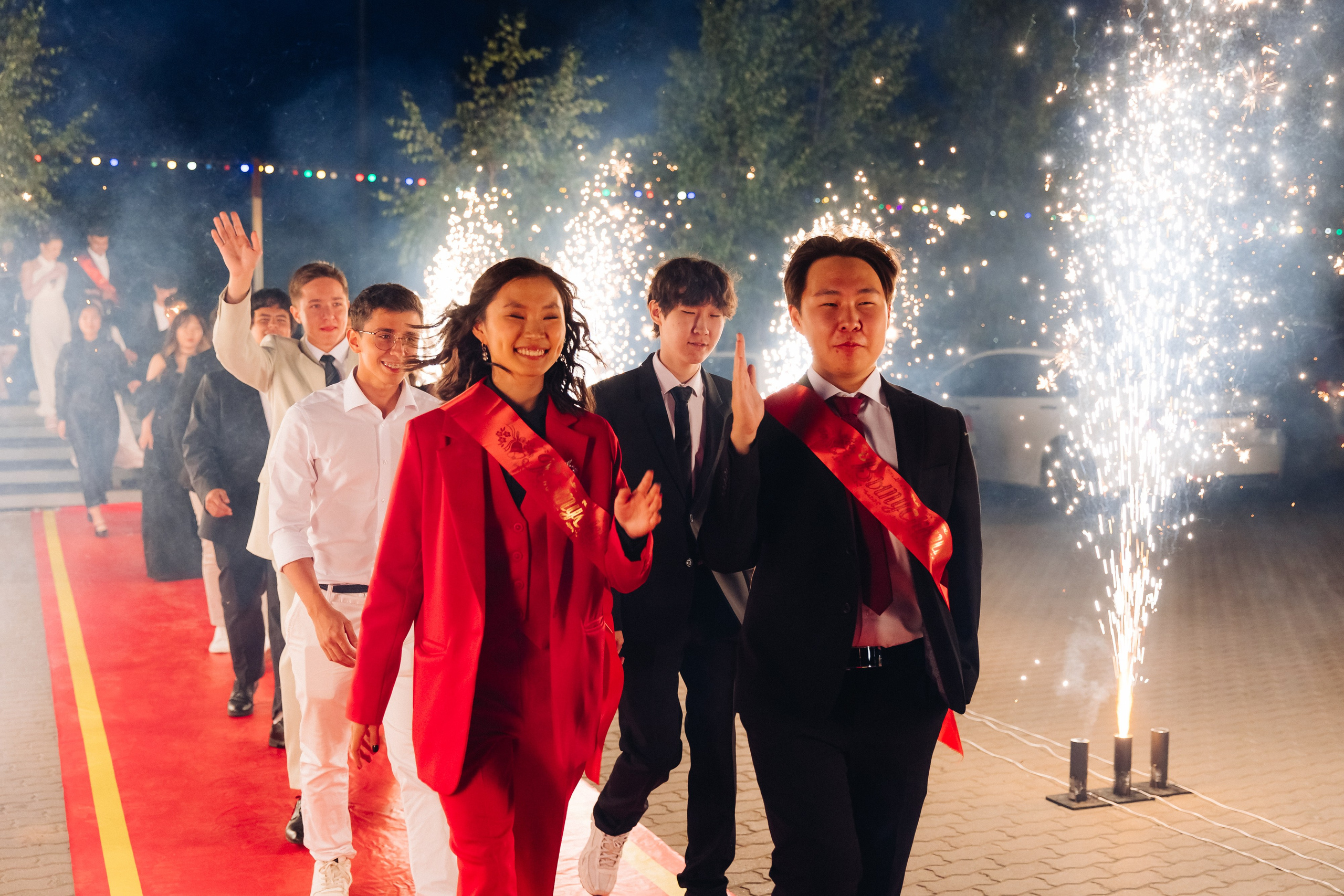 Выпускной вечер. 49 школа. Баран на корове. Свадебный и семейный фотограф в Улан-Удэ