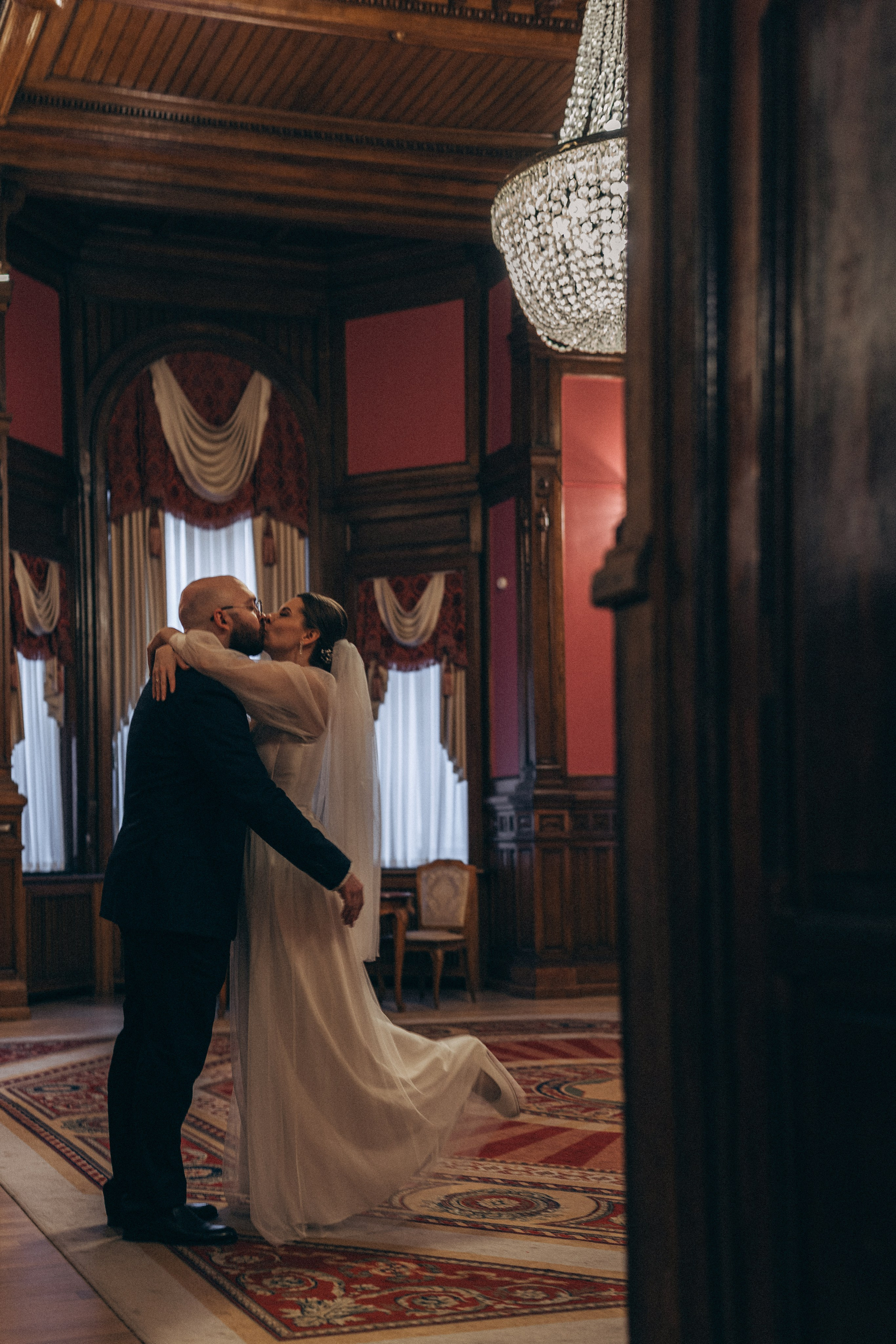 СВАДЕБНАЯ СЬЕМКА ВО ВТОРОМ ДВОРЦЕ (ДЕКАБРЬ) ТАКЖЕ СЬЕМКА В СТУДИИ НА ЧЕРНЫШЕВСКОЙ. Профессиональный фотограф, Санкт-Петербург — Виктория Богомолова