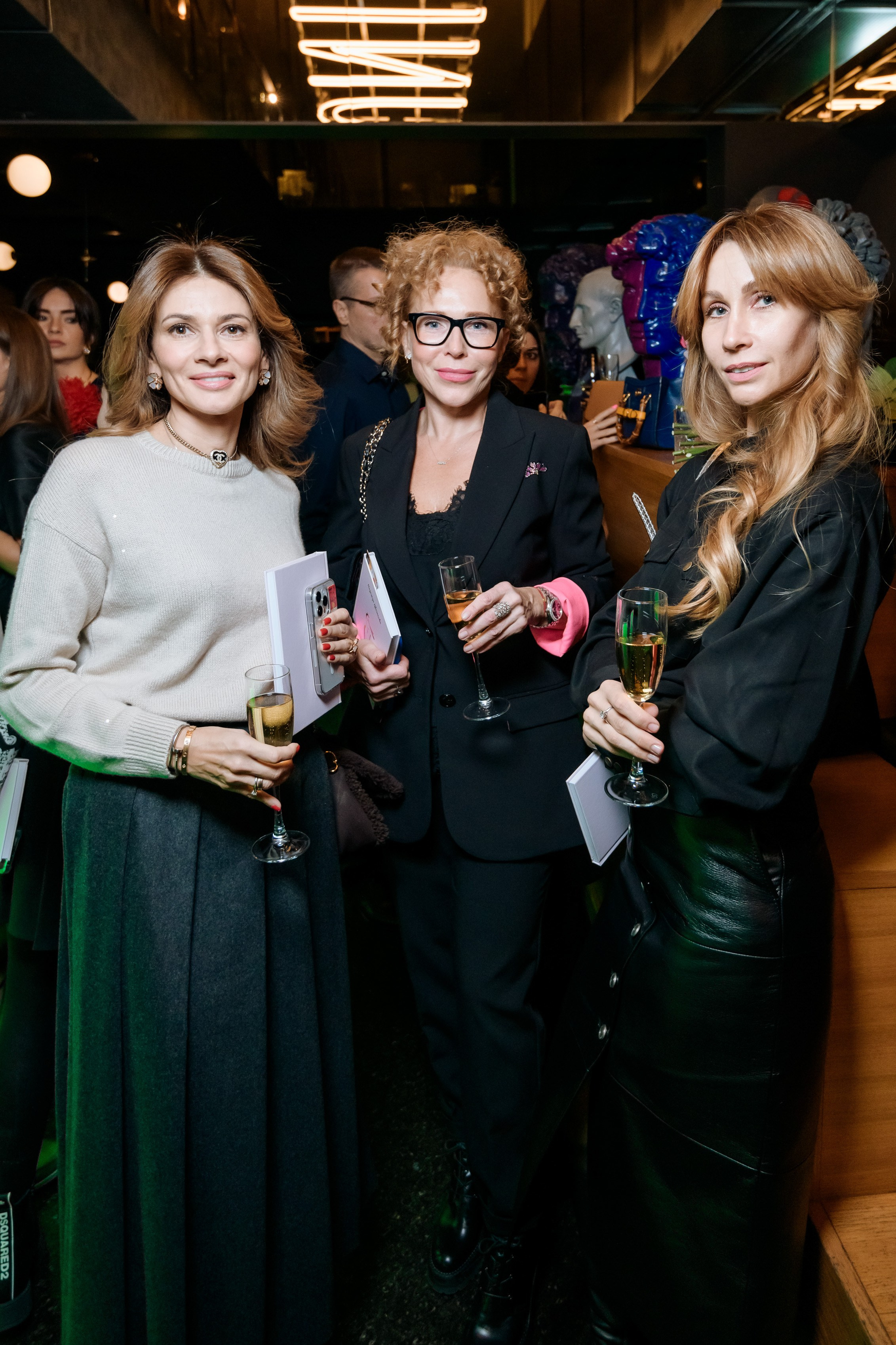 Презентация стихов Надежды. Репортажный фотограф Сергей Дроздов