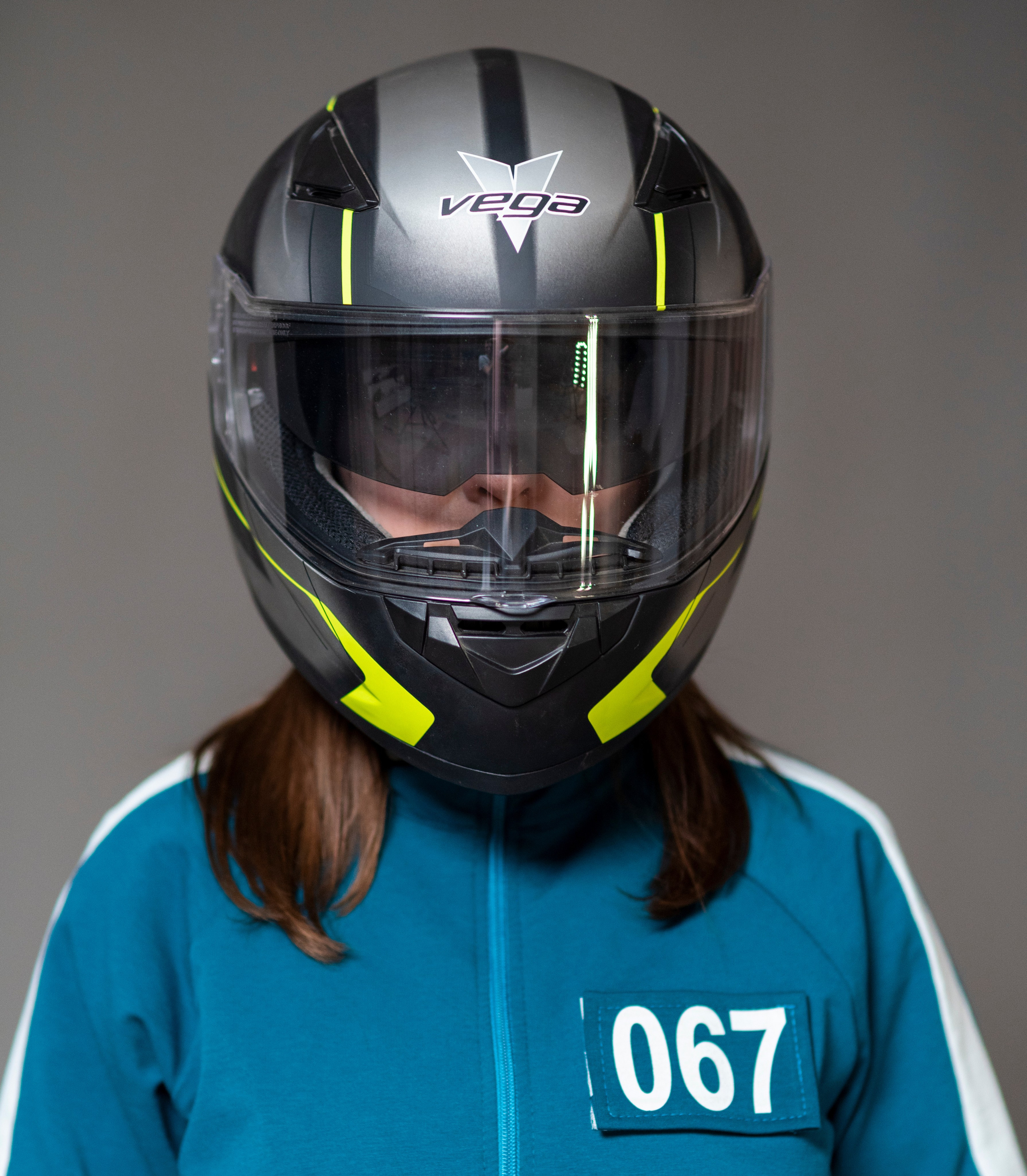 Фотопроект самоизоляция, сомнамбула, сновидческие видения, философия, одиночество, арт-фотография. девушка в шлеме 