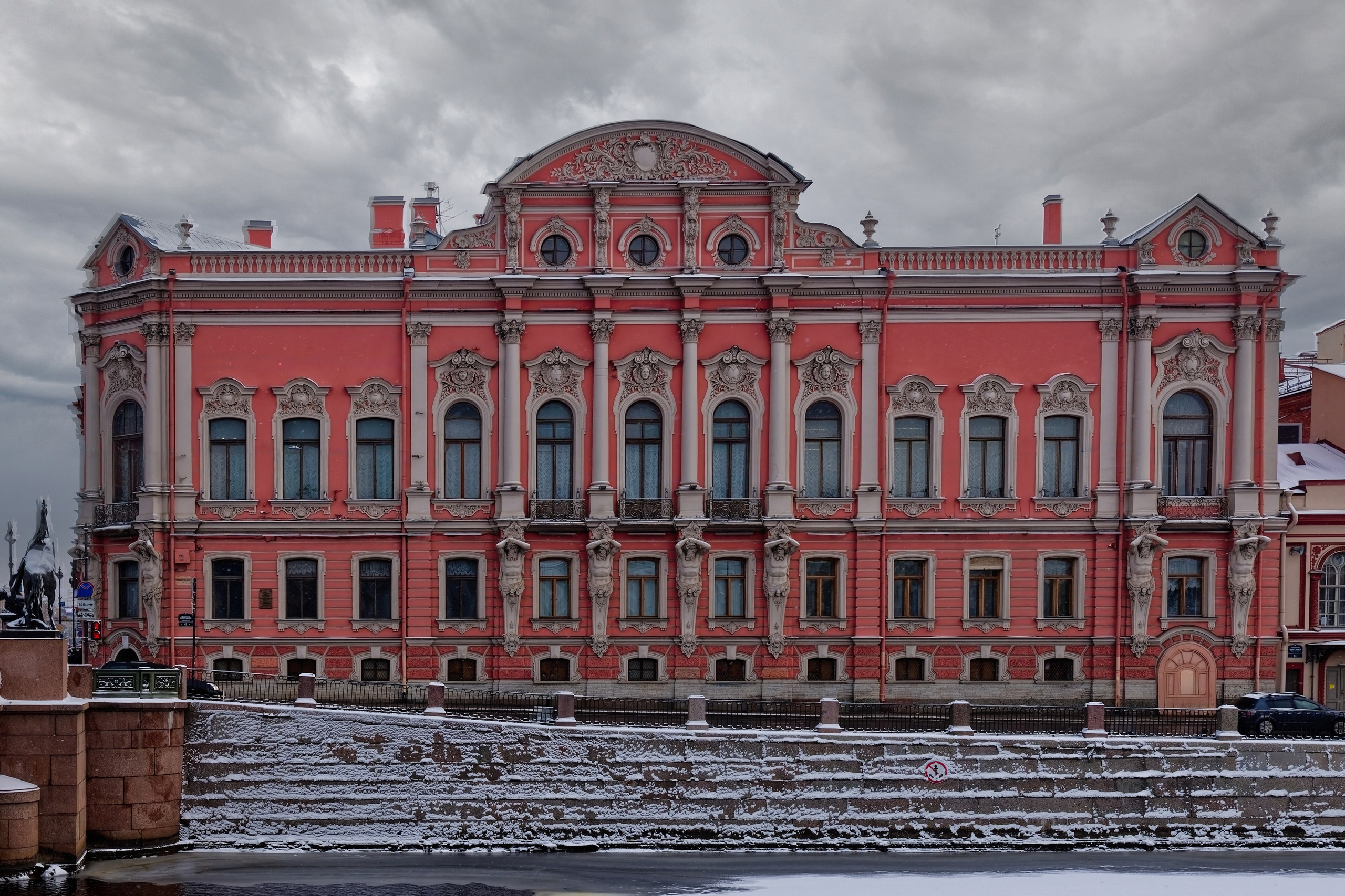 Санкт-Петербург, Невский проспект, дом 41  (набережная реки Фонтанки, дом 42). Дворец Белосельских-Белозерских, 1848. Архитектор Андрей Иванович Штакеншнейдер, скульптор Давид Иванович Йенсен. ОКНФЗ 781510308490006. Объект Всемирного наследия ЮНЕСКО