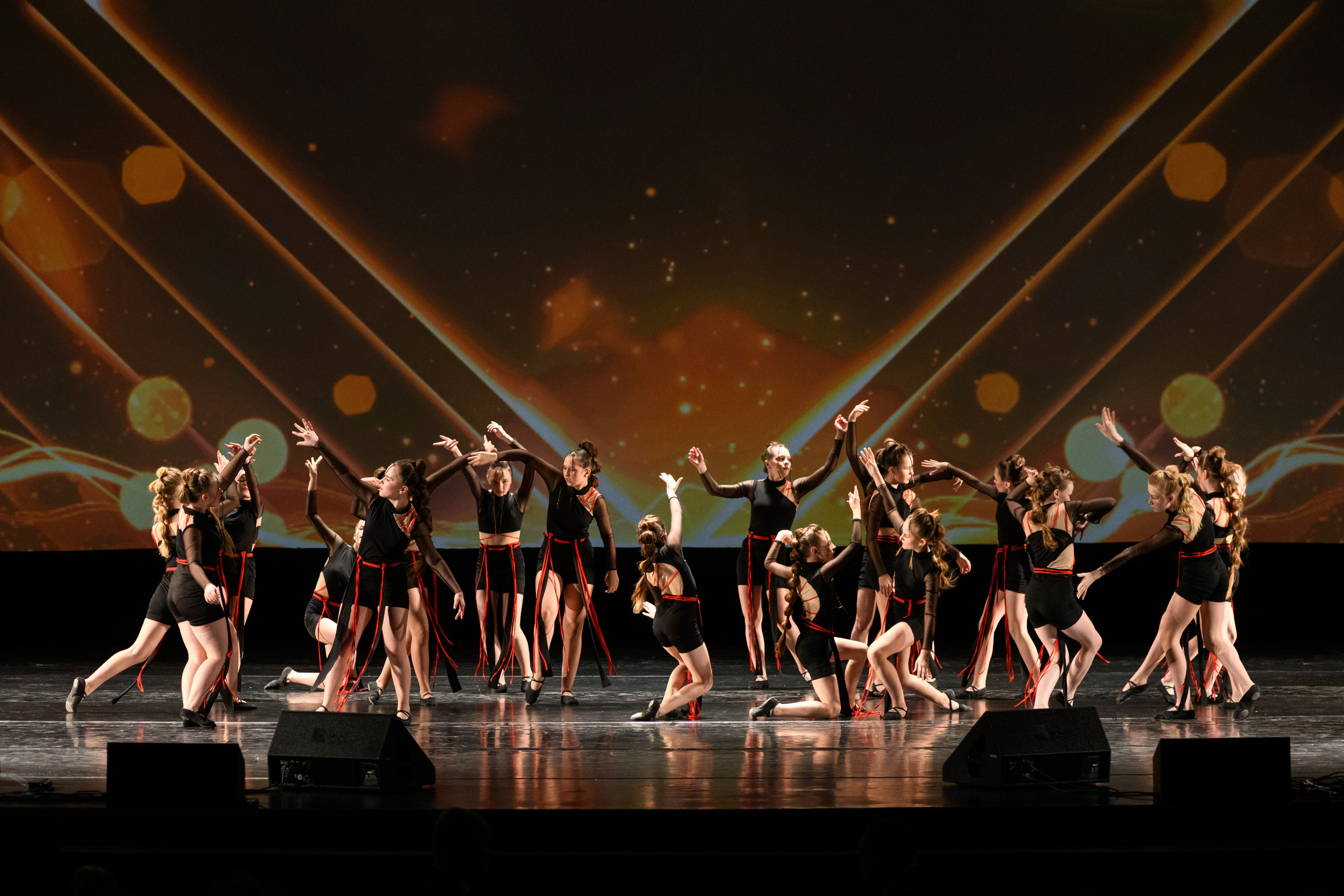 23 апреля, часть 2, БКЗ Октябрьский, г. Санкт-Петербург. Золотое яблочко