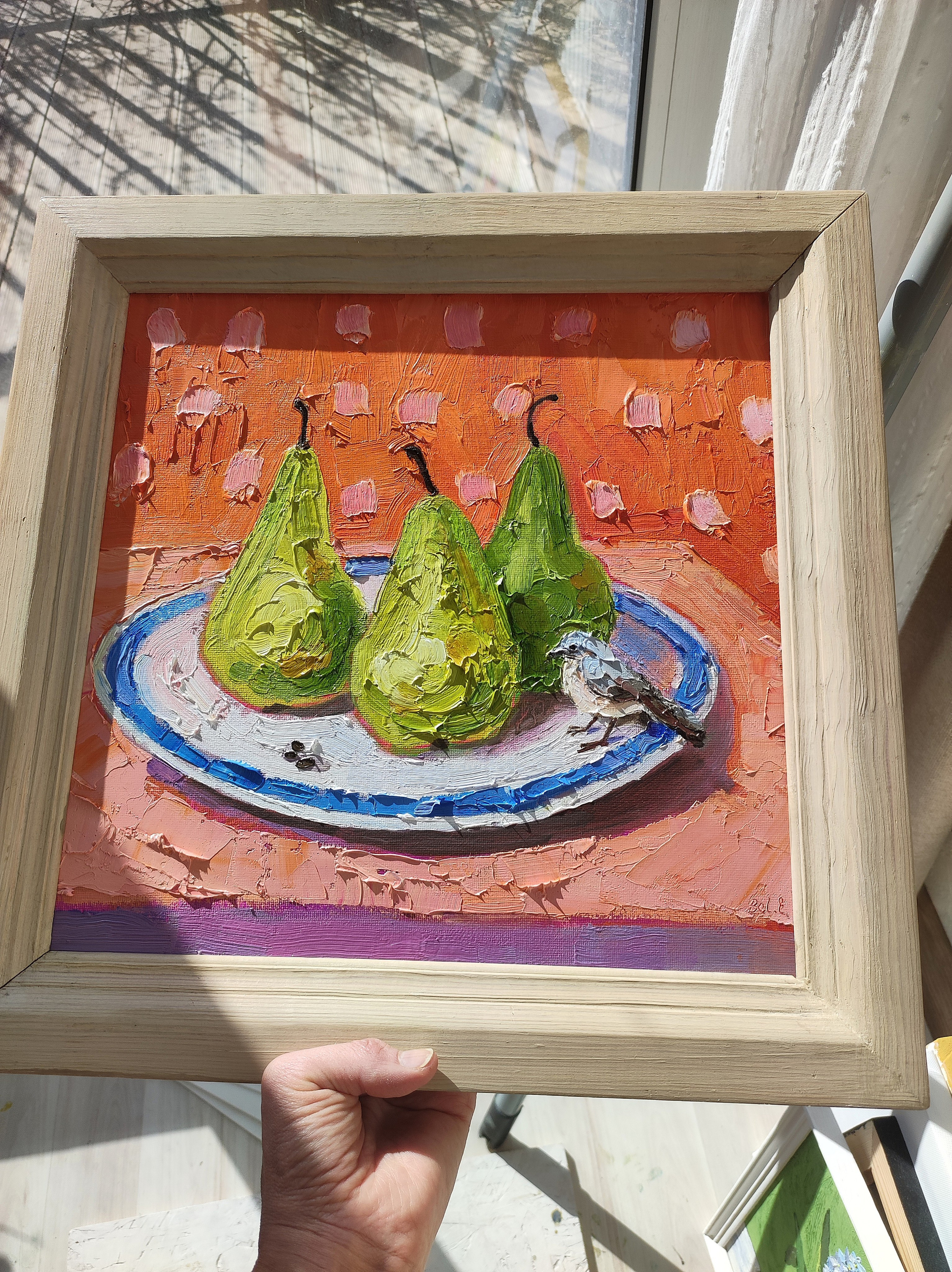 «Натюрморт с грушами и птичкой». Масло, холст на картоне, 30×30 см. Галерея картин художницы Бельмесовой Евгении