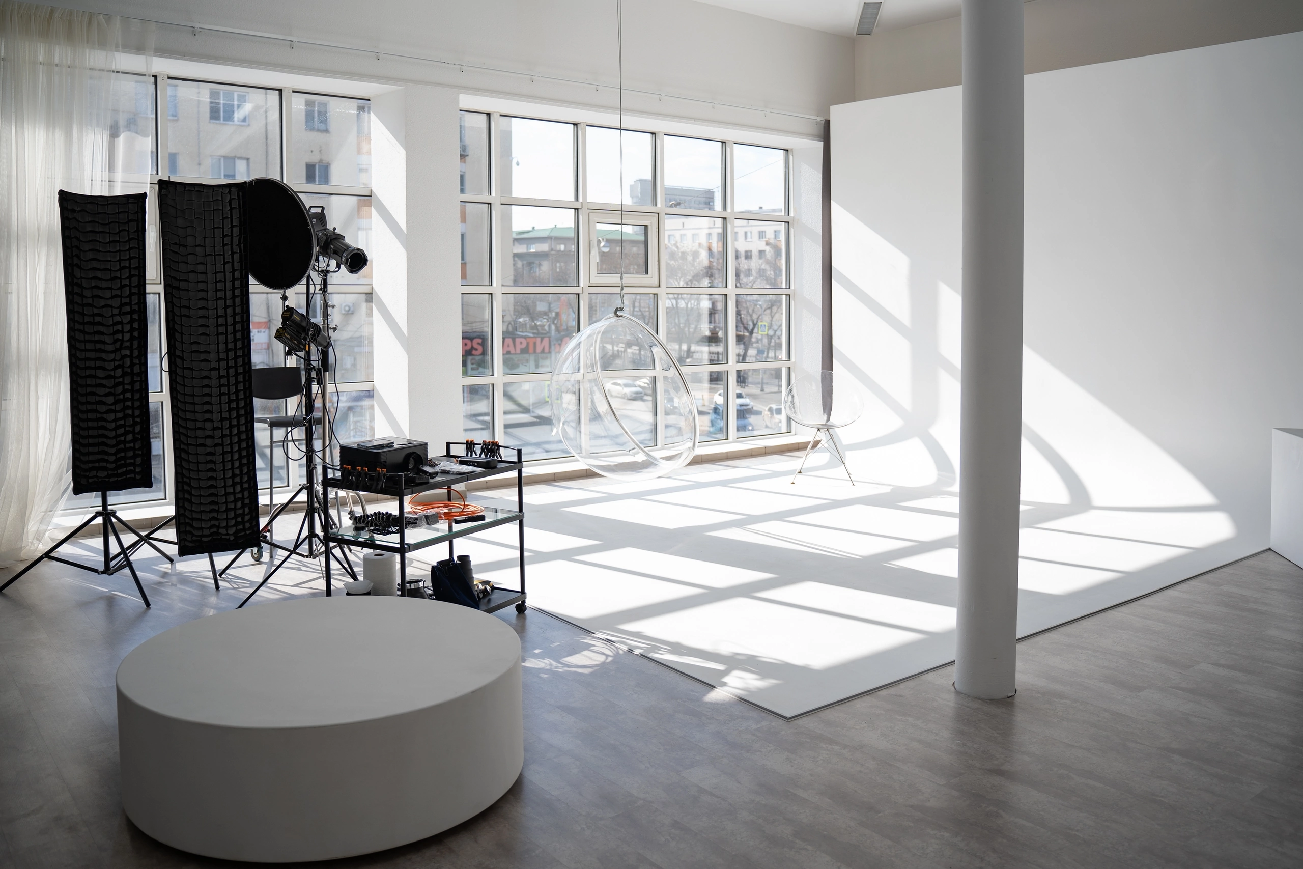 Фотостудия LUNA — аренда циклорамы и фотозон в Екатеринбурге