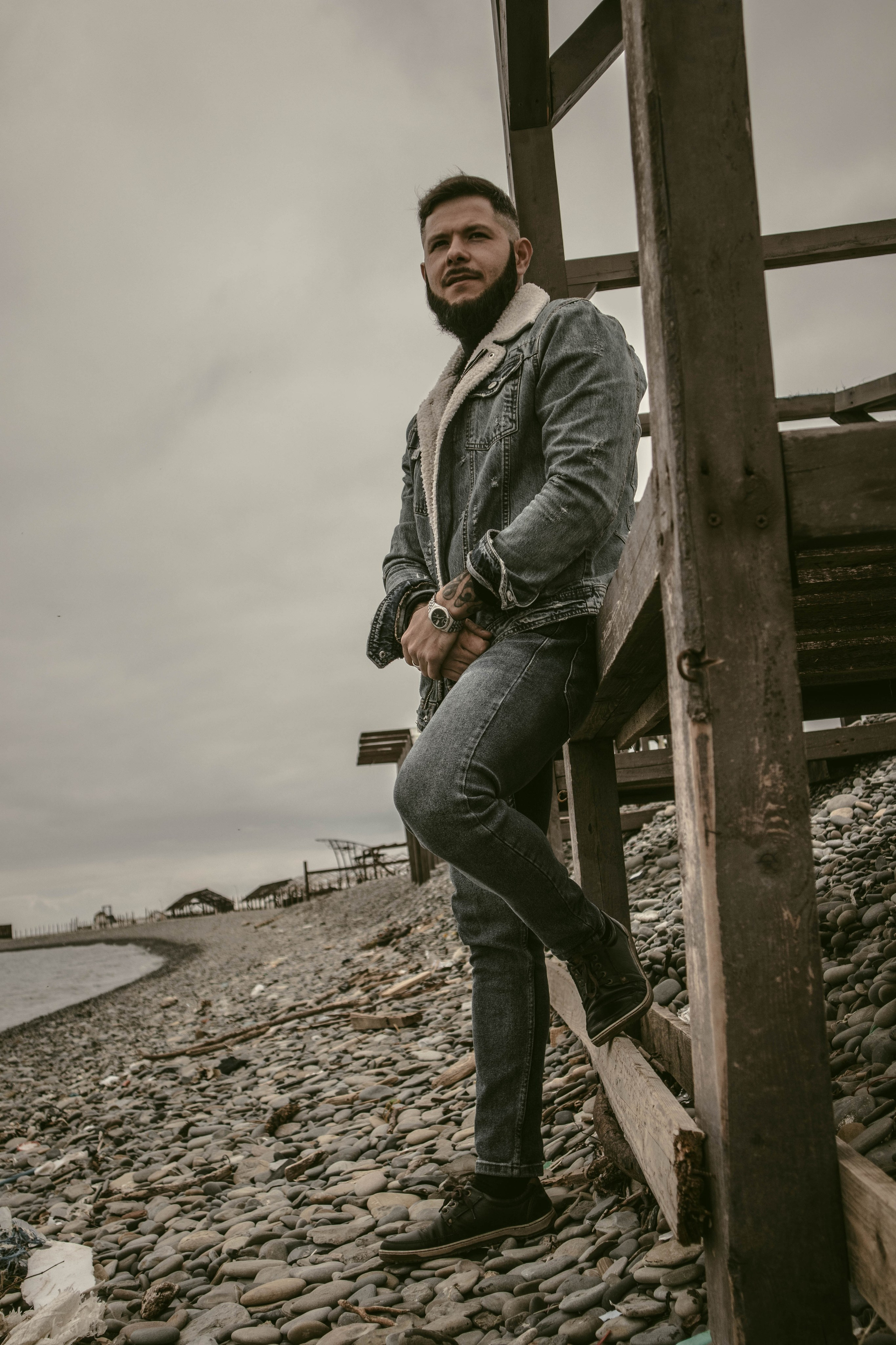 О. Уличный фотограф Города N