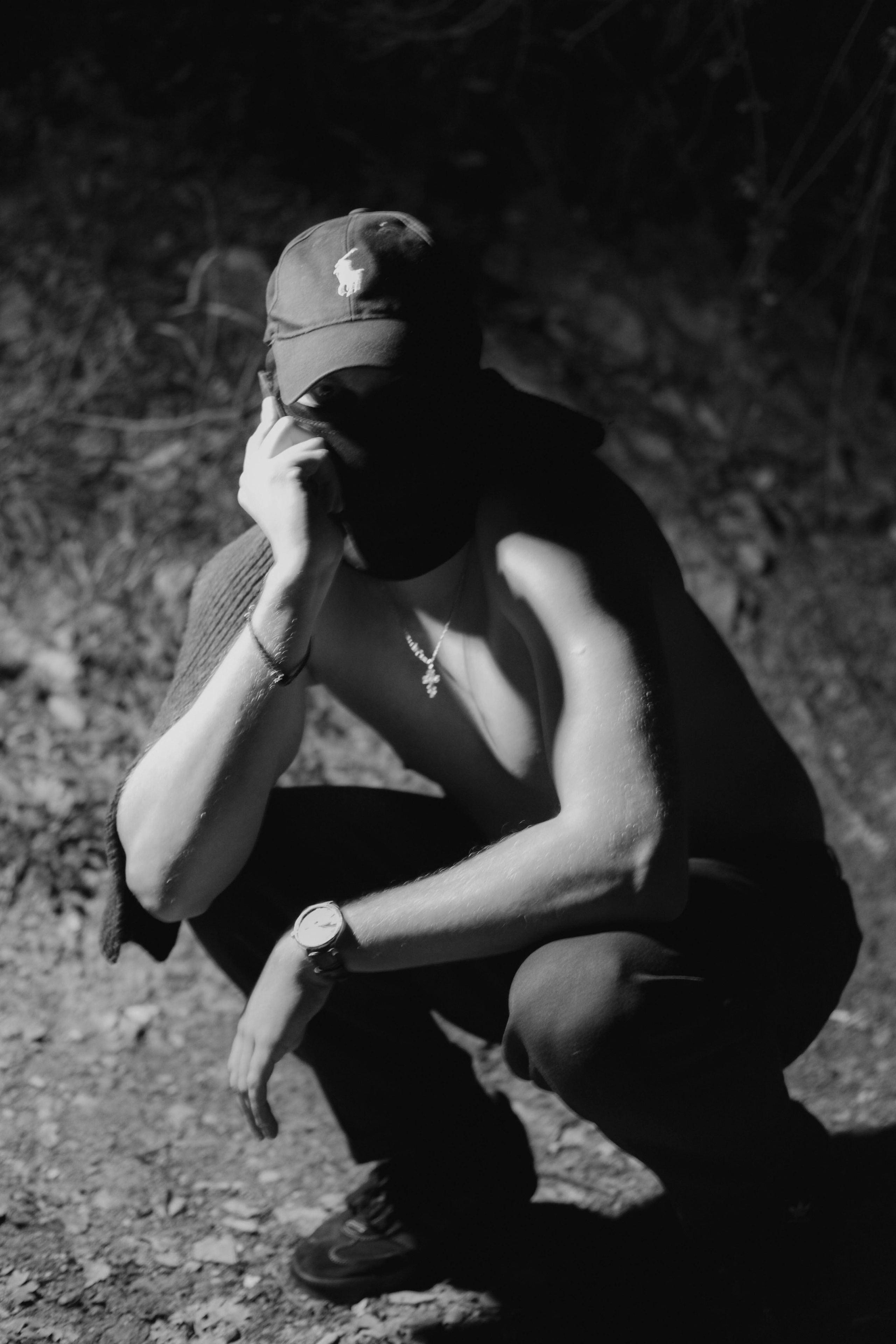 «Затянутая тишина: воспоминания прошлой жизни». Уличный фотограф Города N