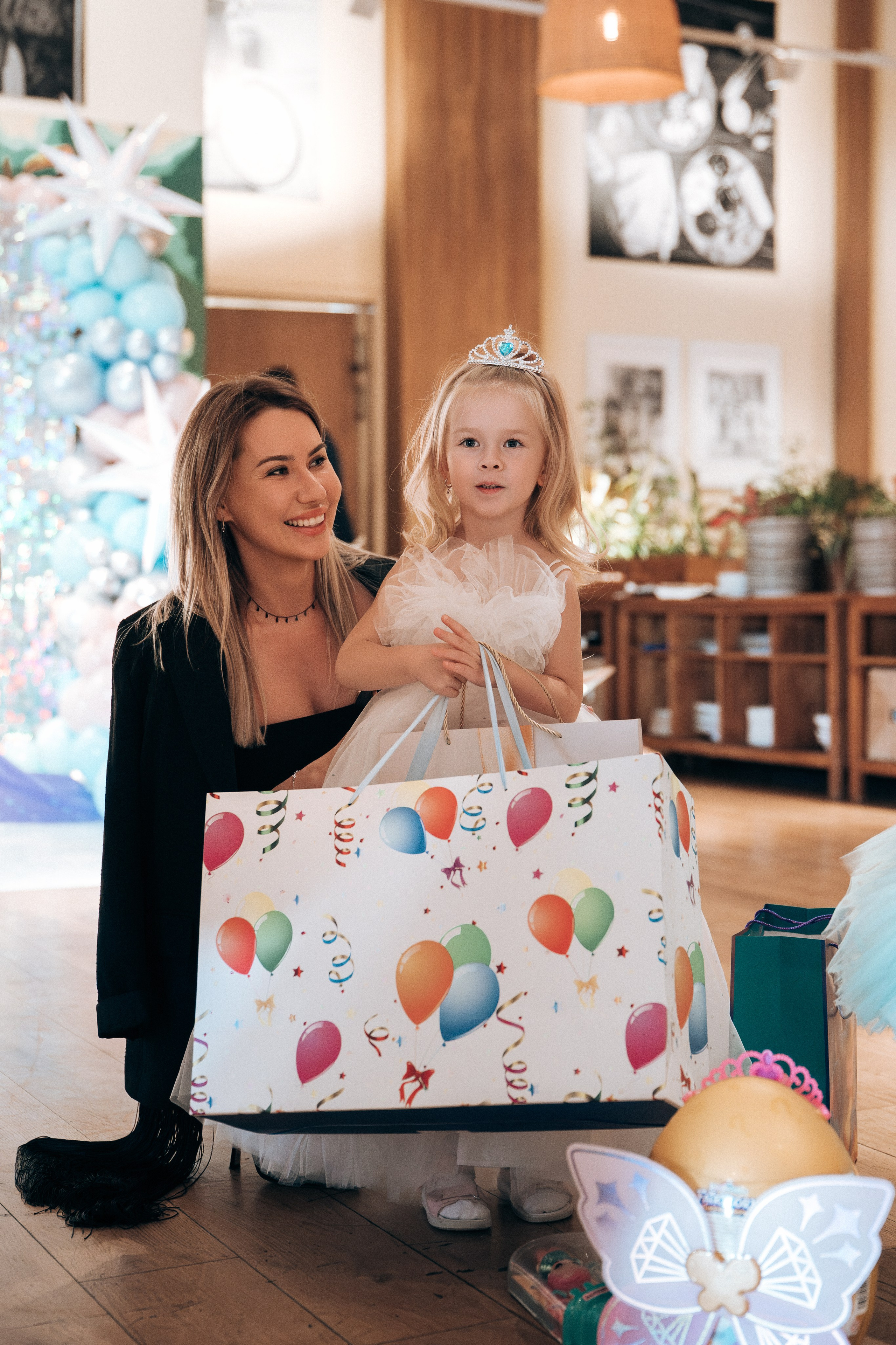 Заказать фотографа на день рождения в Москве и других городах. Фотограф на крещение и венчание, дни рождения и праздники